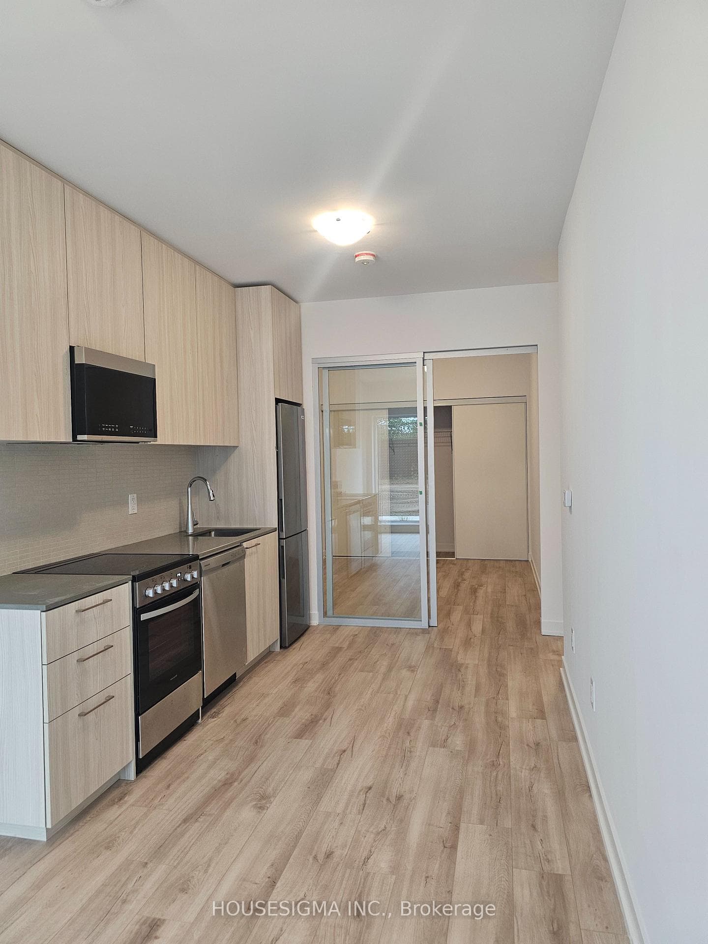 7439 Kingston Road Unit 106 photo 2