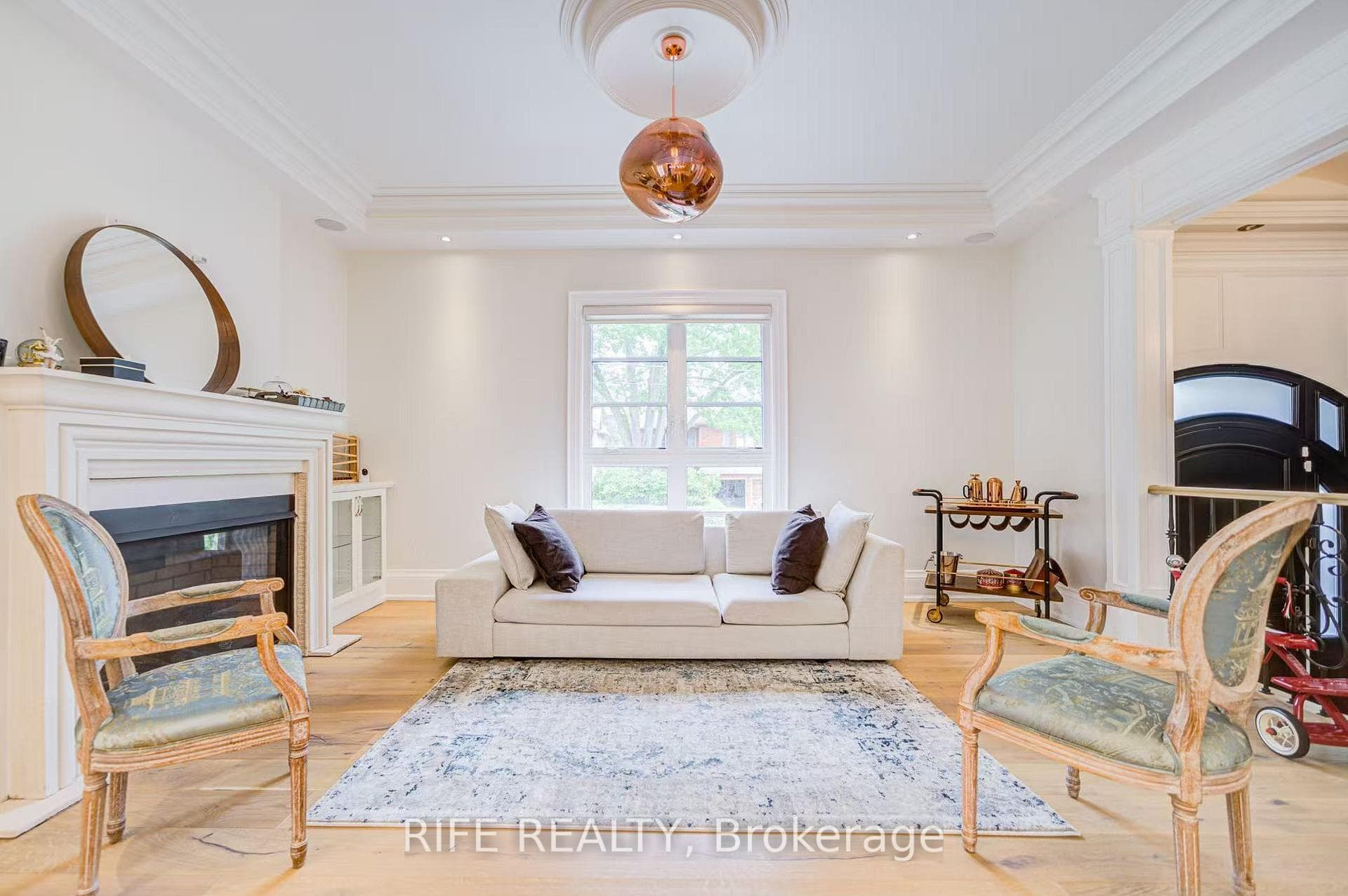 103 Burndale Avenue photo 4