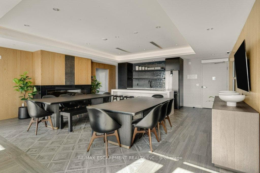480 Gordon Krantz Avenue Unit 303 photo 33