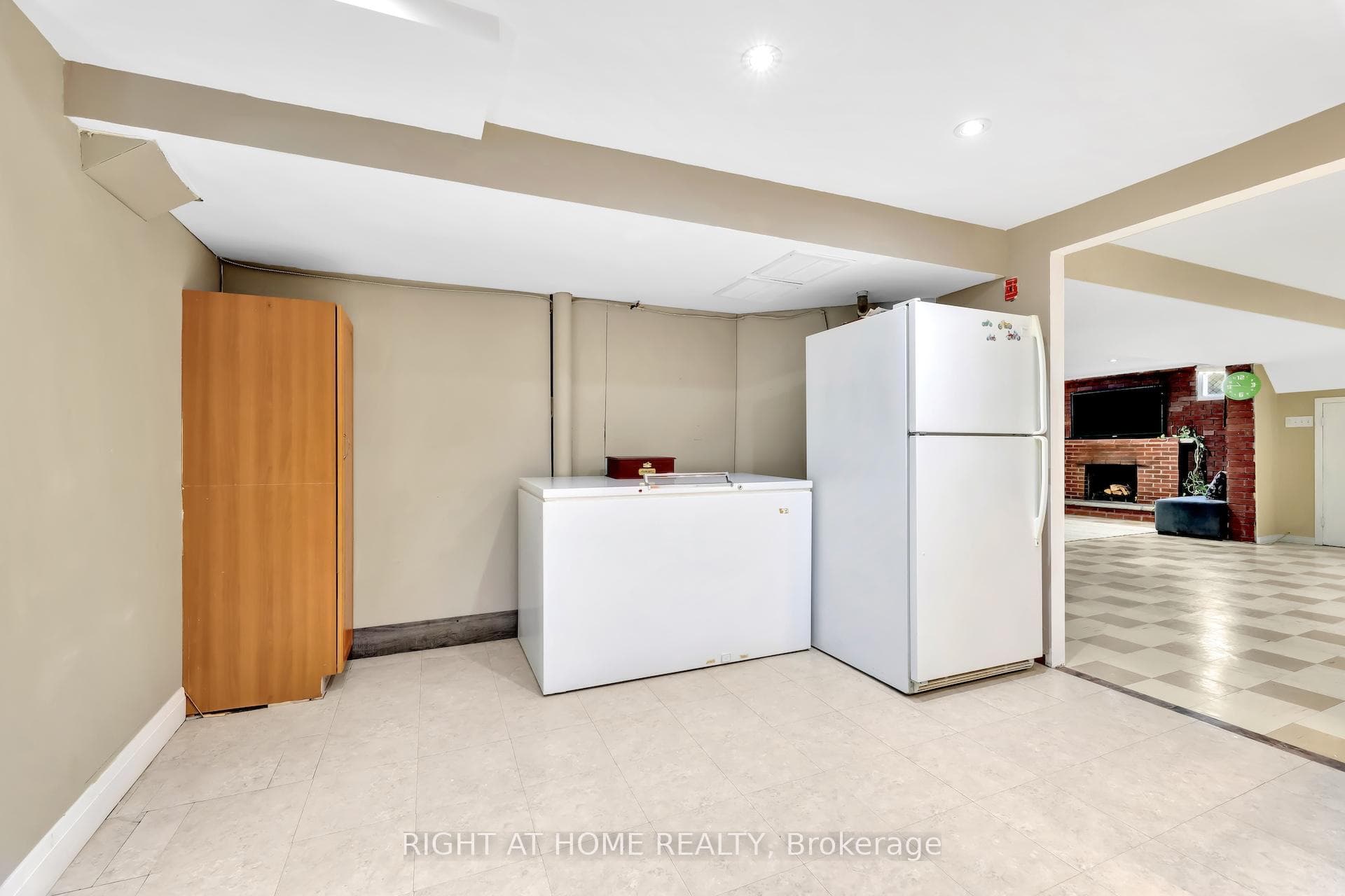 1369 Tyneburn Crescent photo 29