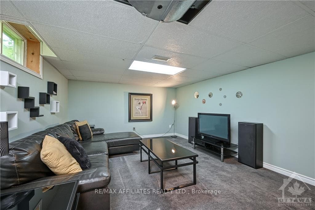 1597 DUPLANTE Avenue photo 24