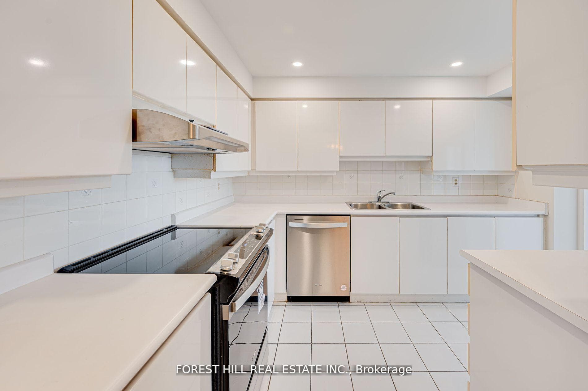7 Townsgate Drive Unit 304 photo 8