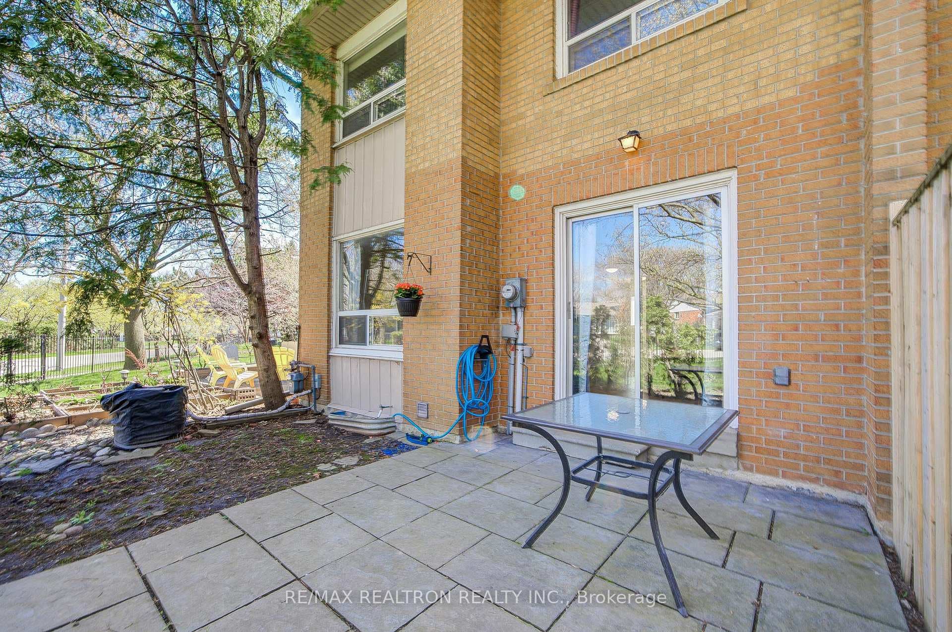 1180 Mississauga Valley Boulevard Unit 14 photo 32