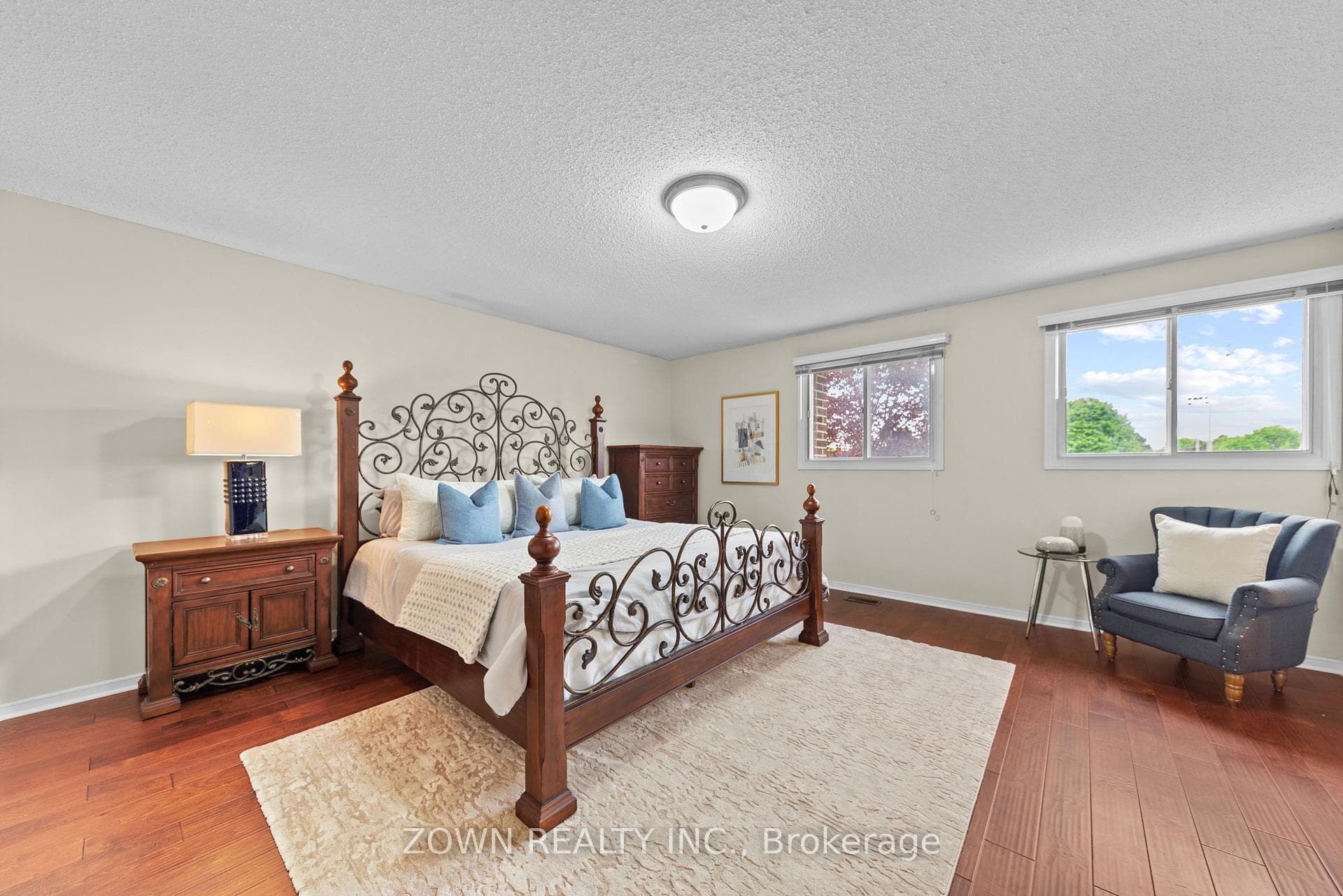 98 Millcroft Way Vaughan - Zown Realty Inc.