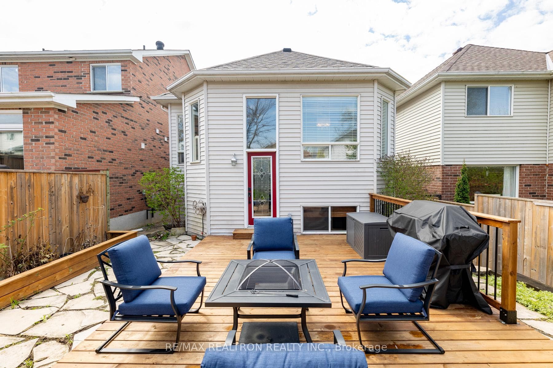 1121 Timberland Crescent photo 40
