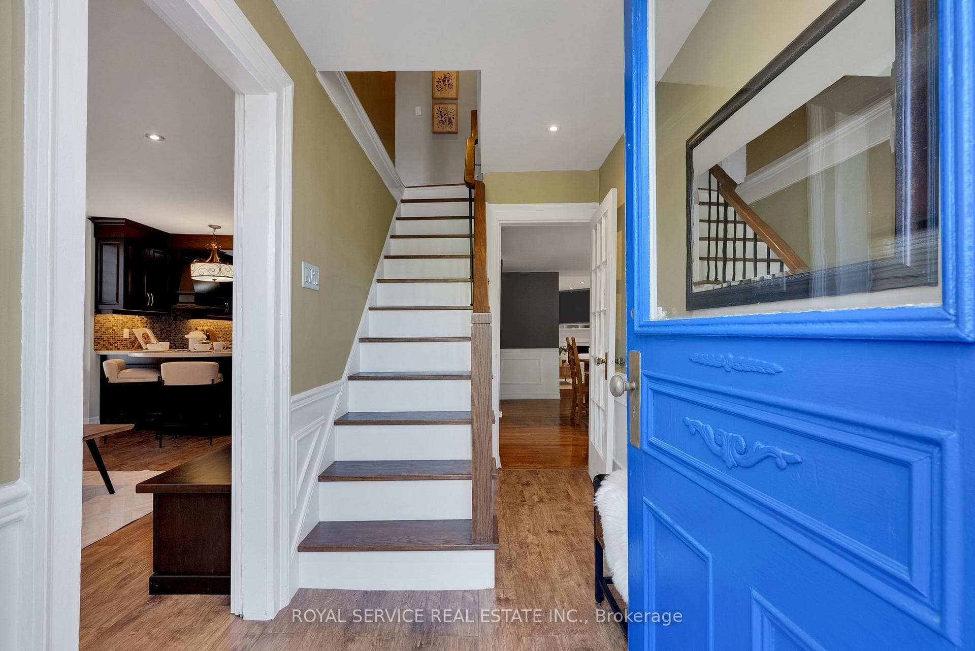 71 Wellington Street photo 3