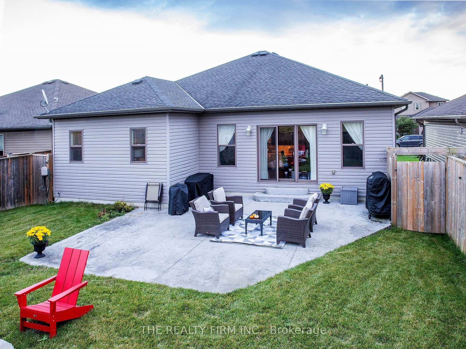 70 Fuller Drive photo 34