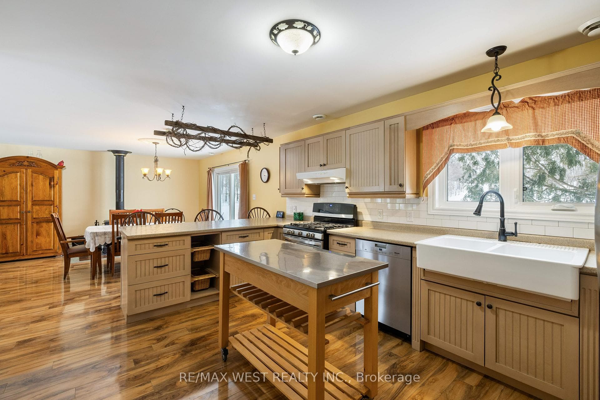 6695 Bradden Lane photo 16