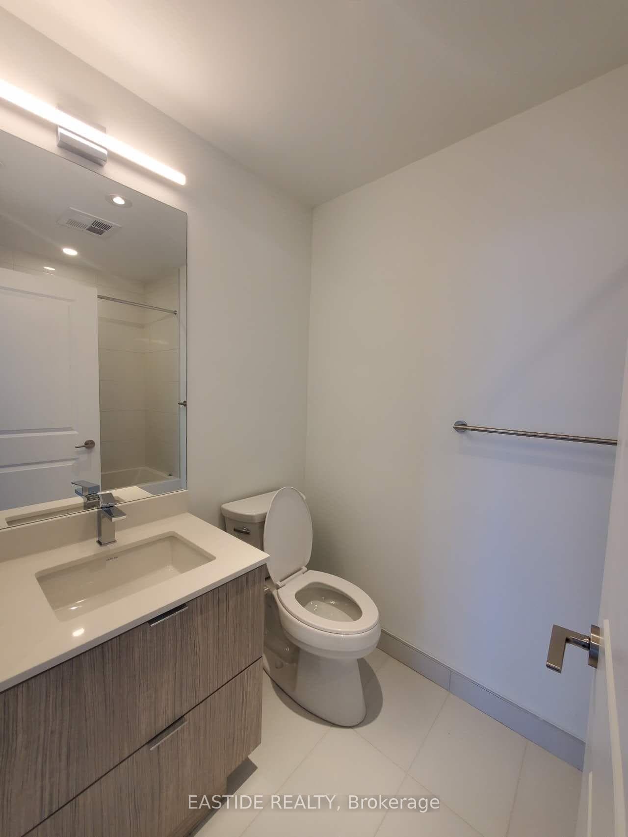 395 Bloor Street Unit 4807 photo 8