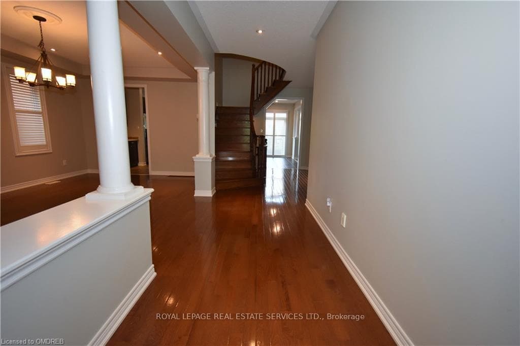 212 Beechtree Crescent photo 5