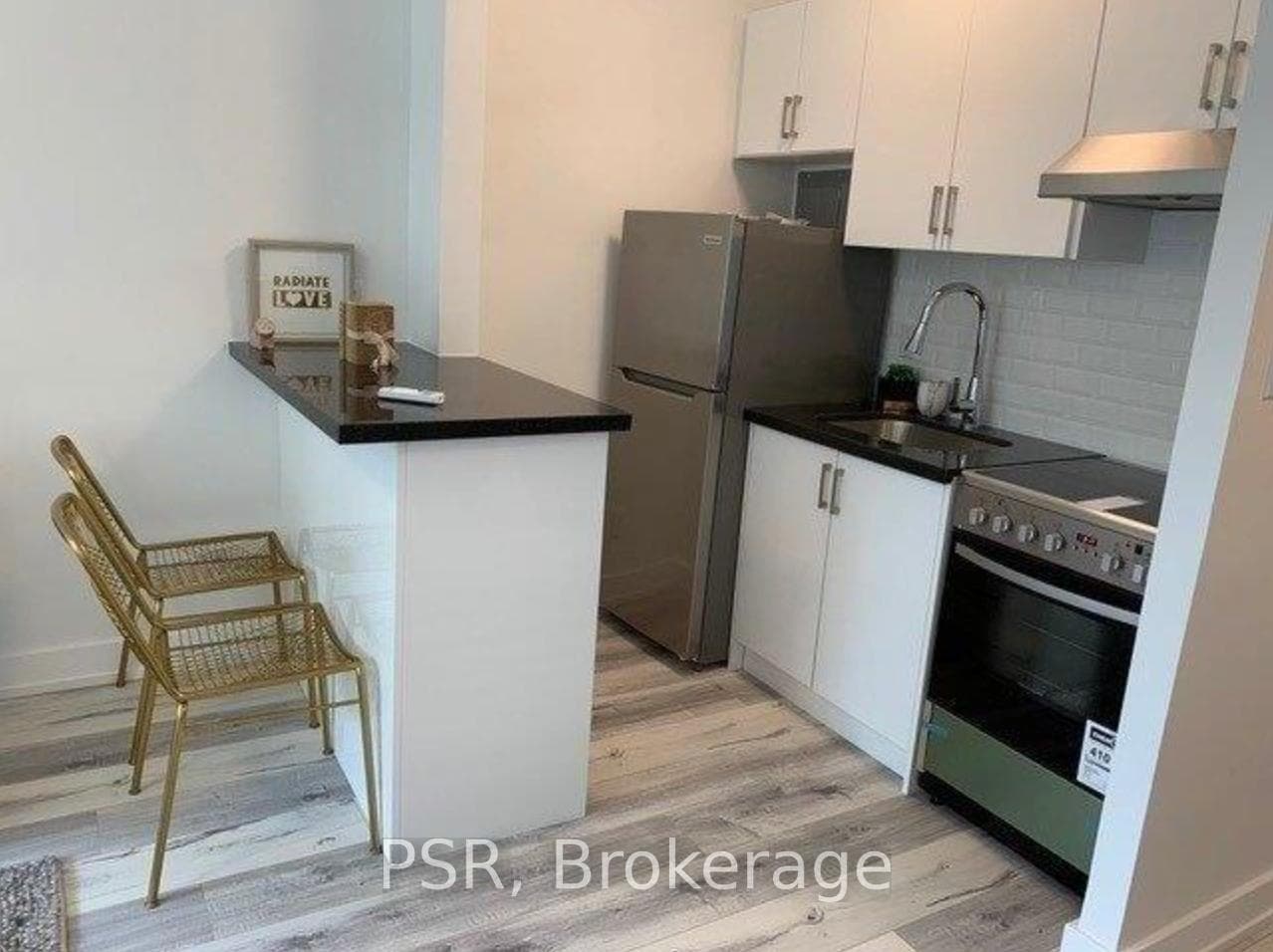 256 Sherbourne Street Unit 104 photo 2