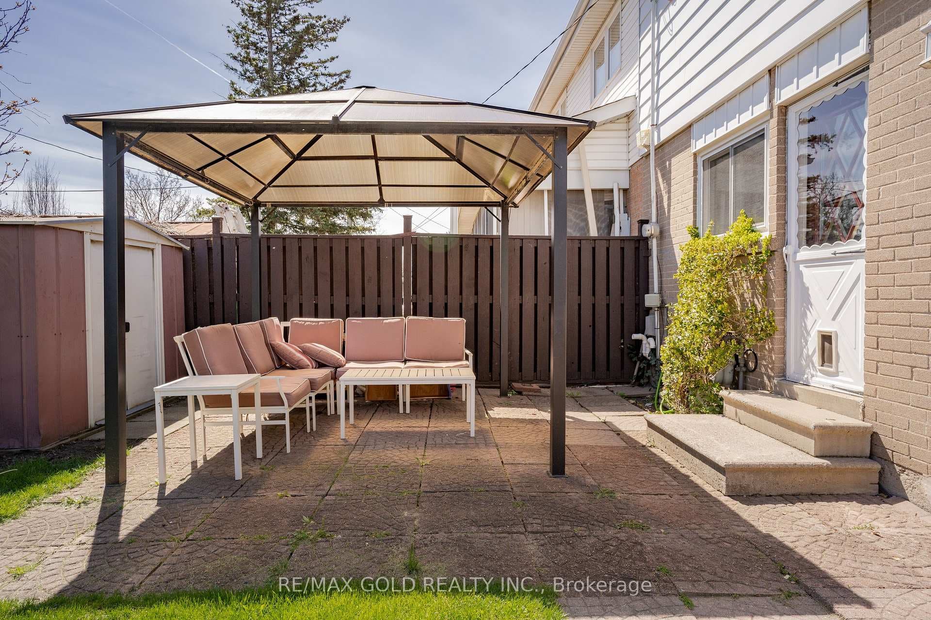 48 Darlington Crescent photo 33