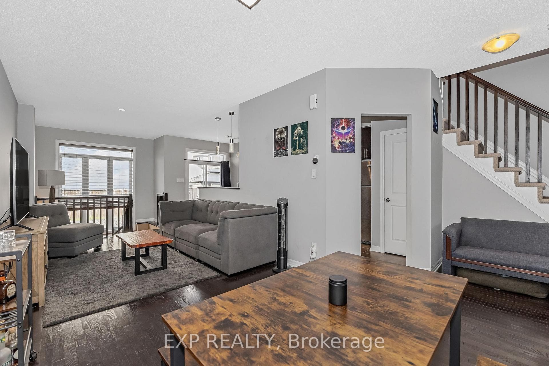 503 Knotridge Street photo 9