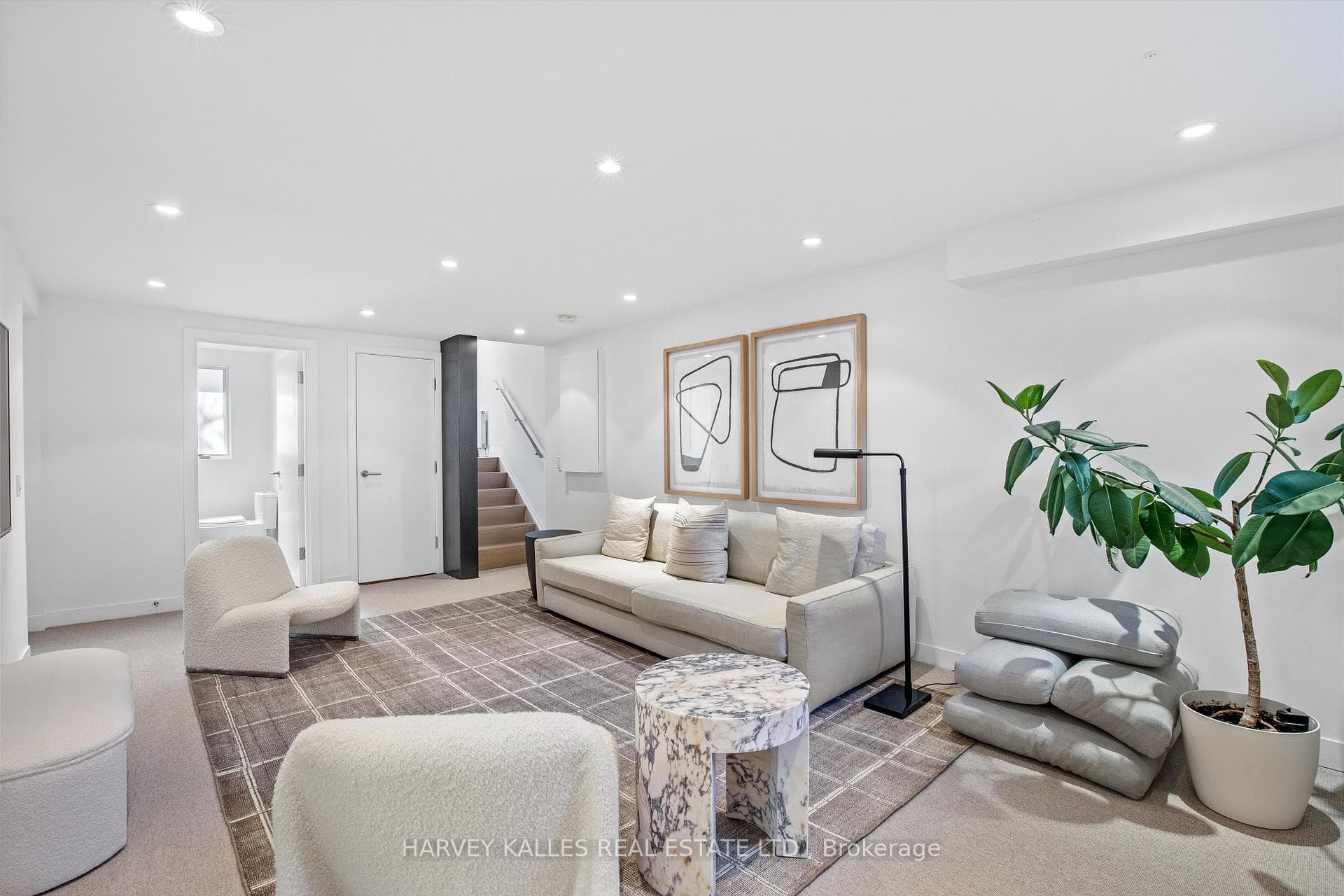 99 Claremont Street photo 32