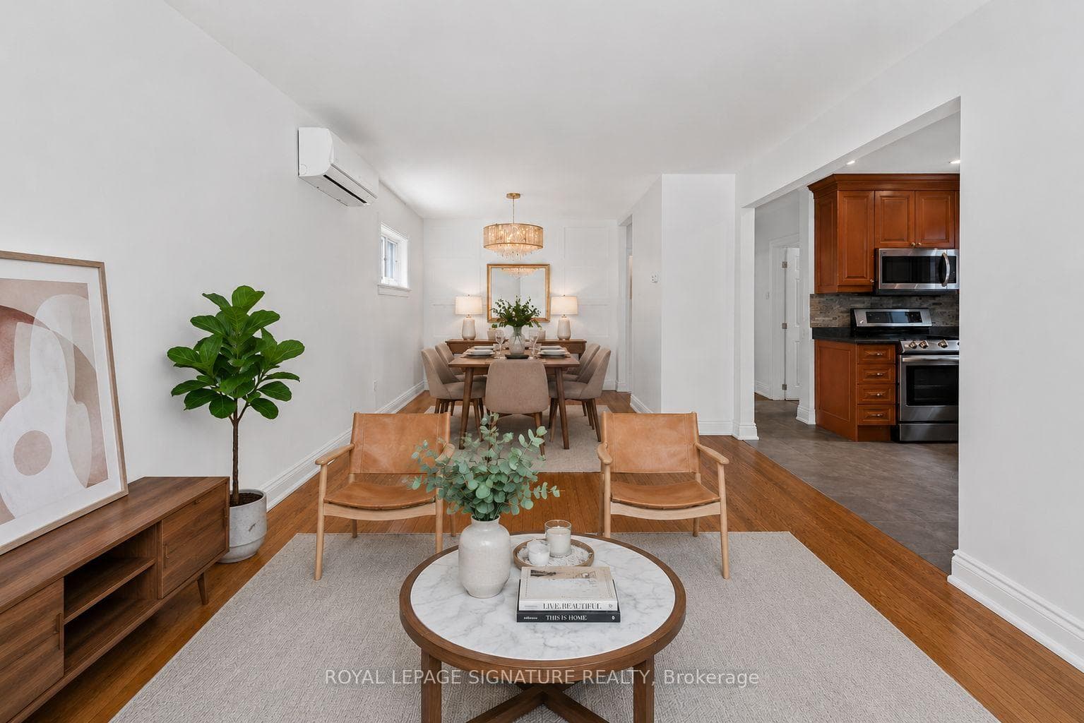 57 Miranda Avenue Unit Main photo 3
