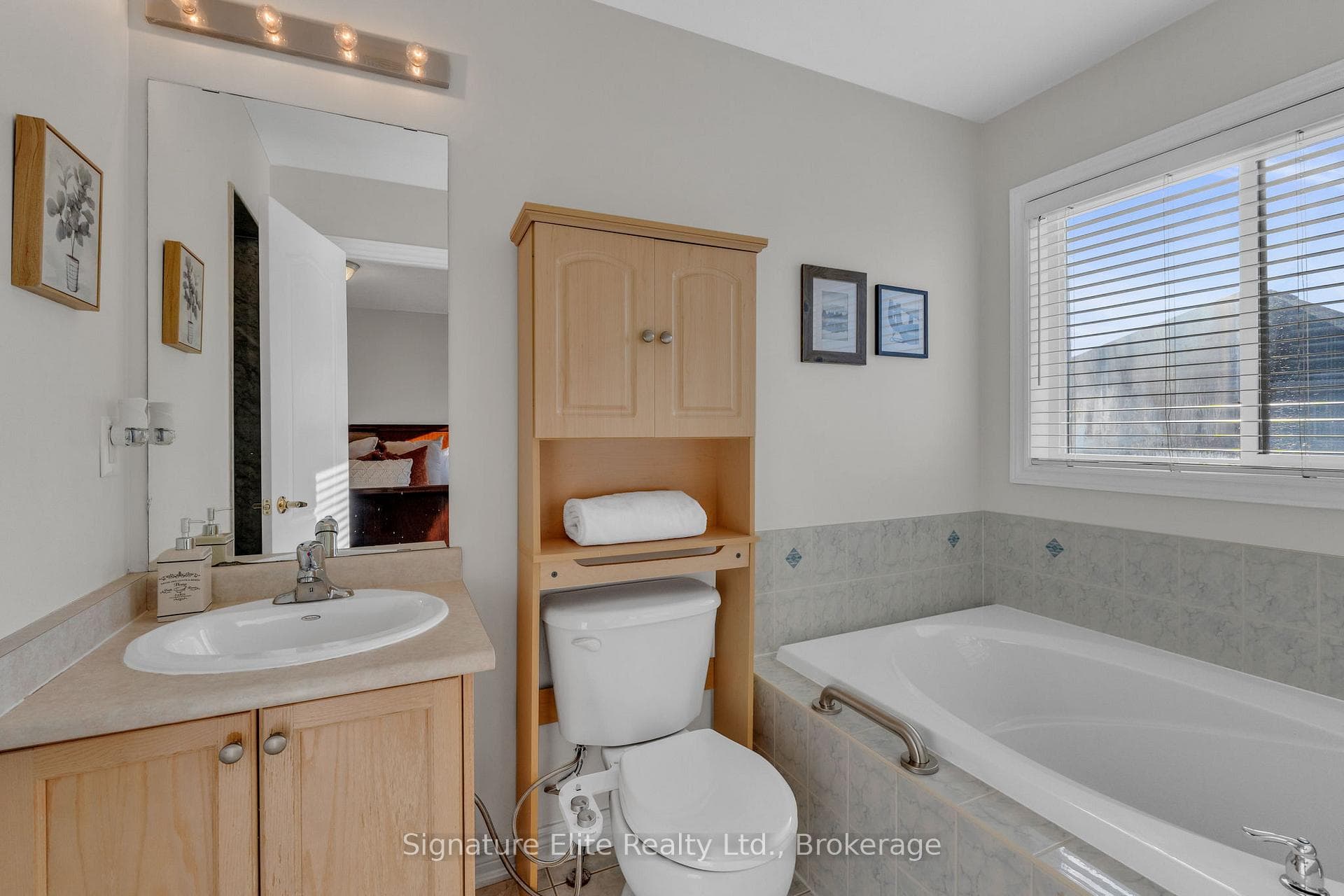 124 Rocky Point Crescent photo 27