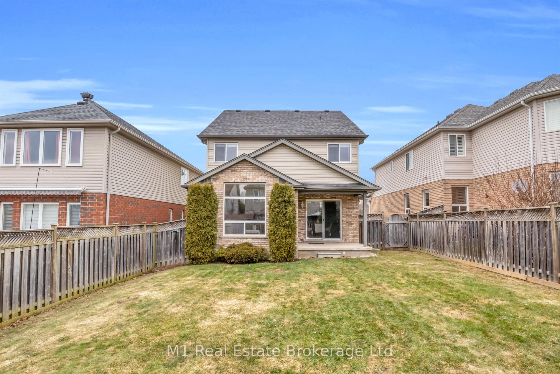 33 Hilltop Road photo 40