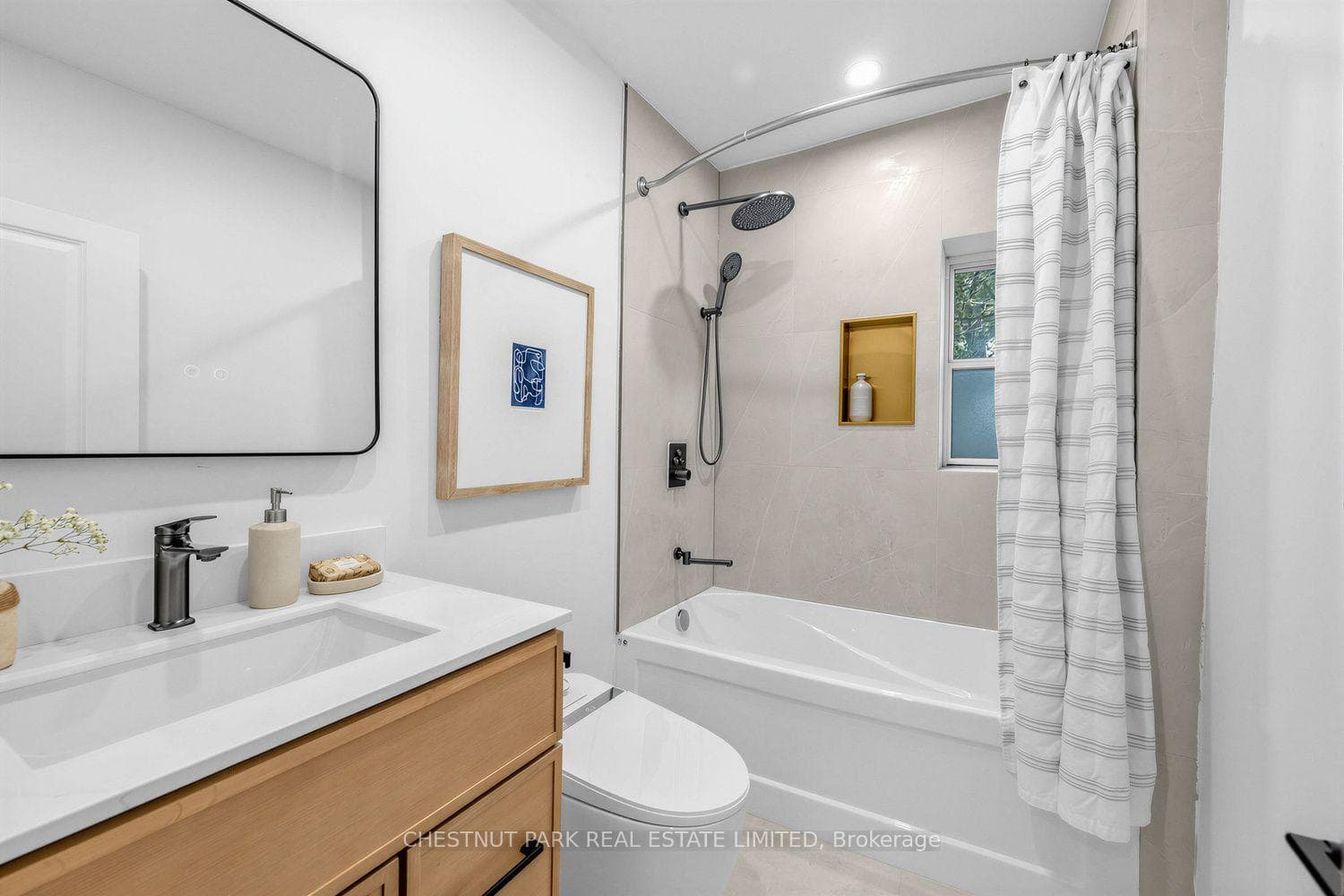 89 Dearbourne Avenue photo 26
