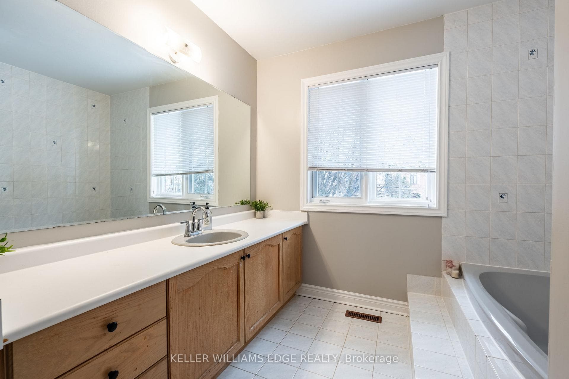 67 Laurendale Avenue photo 31