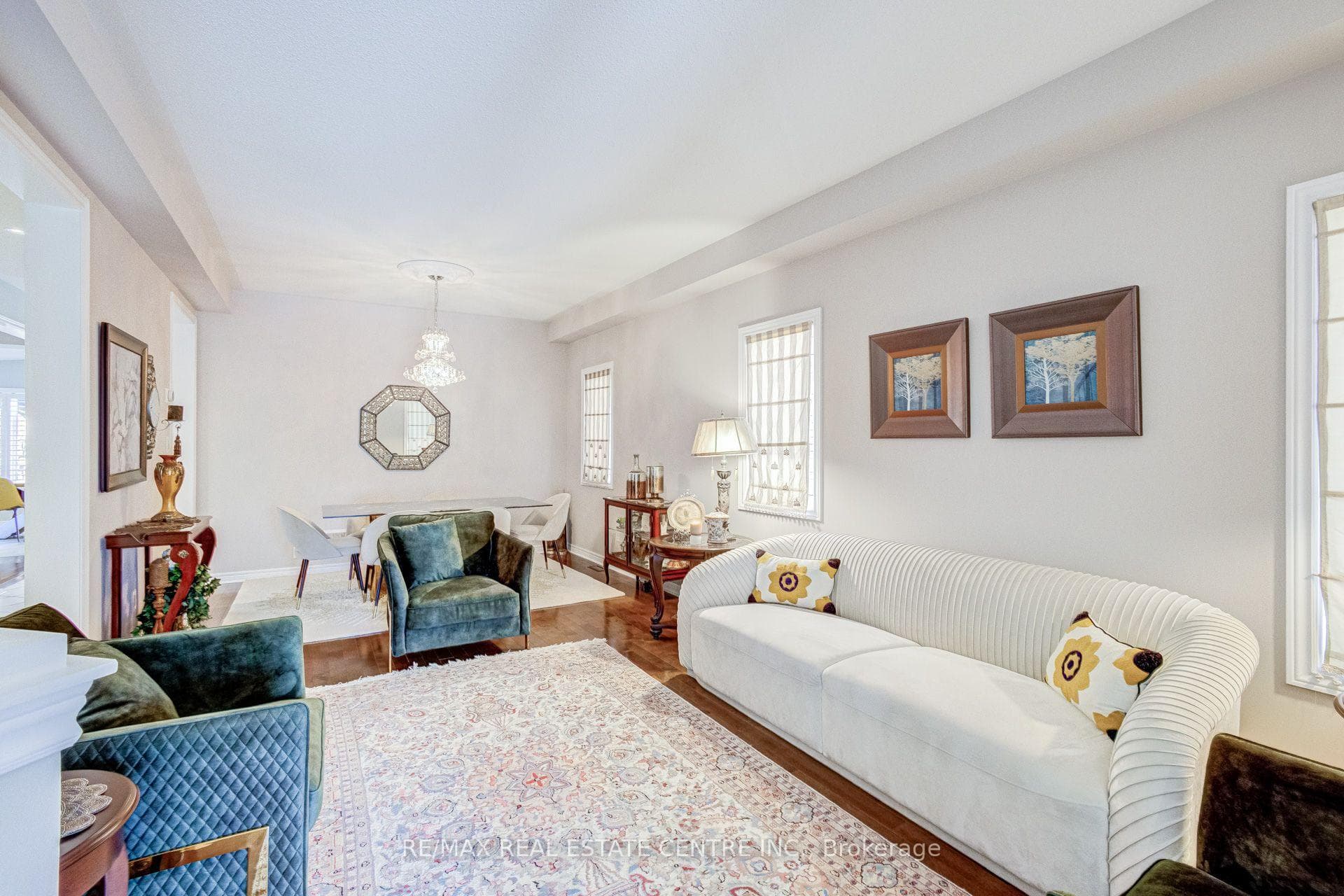 5588 Doctor Peddle Crescent photo 6