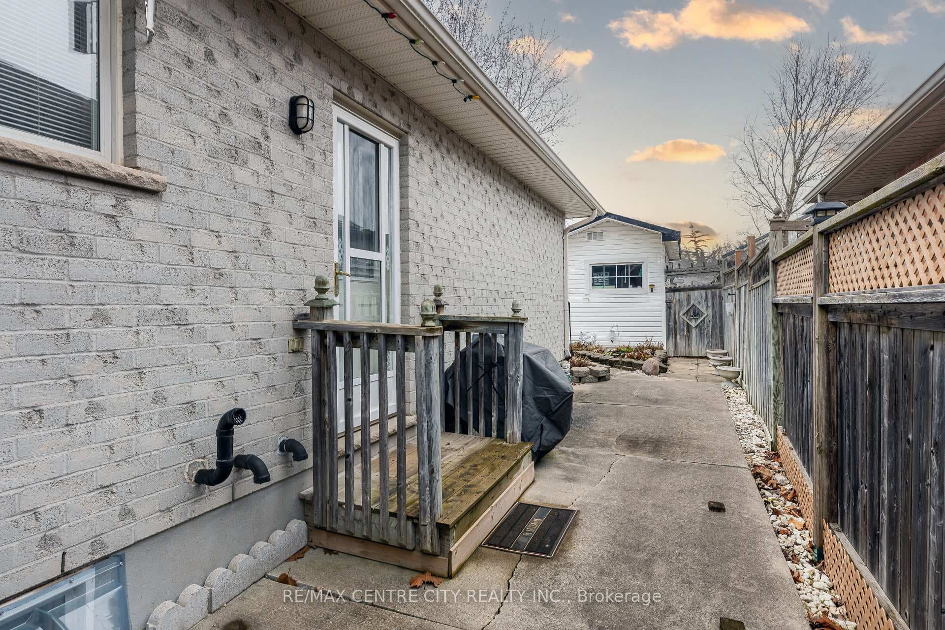 29 Cottonwood Drive photo 4