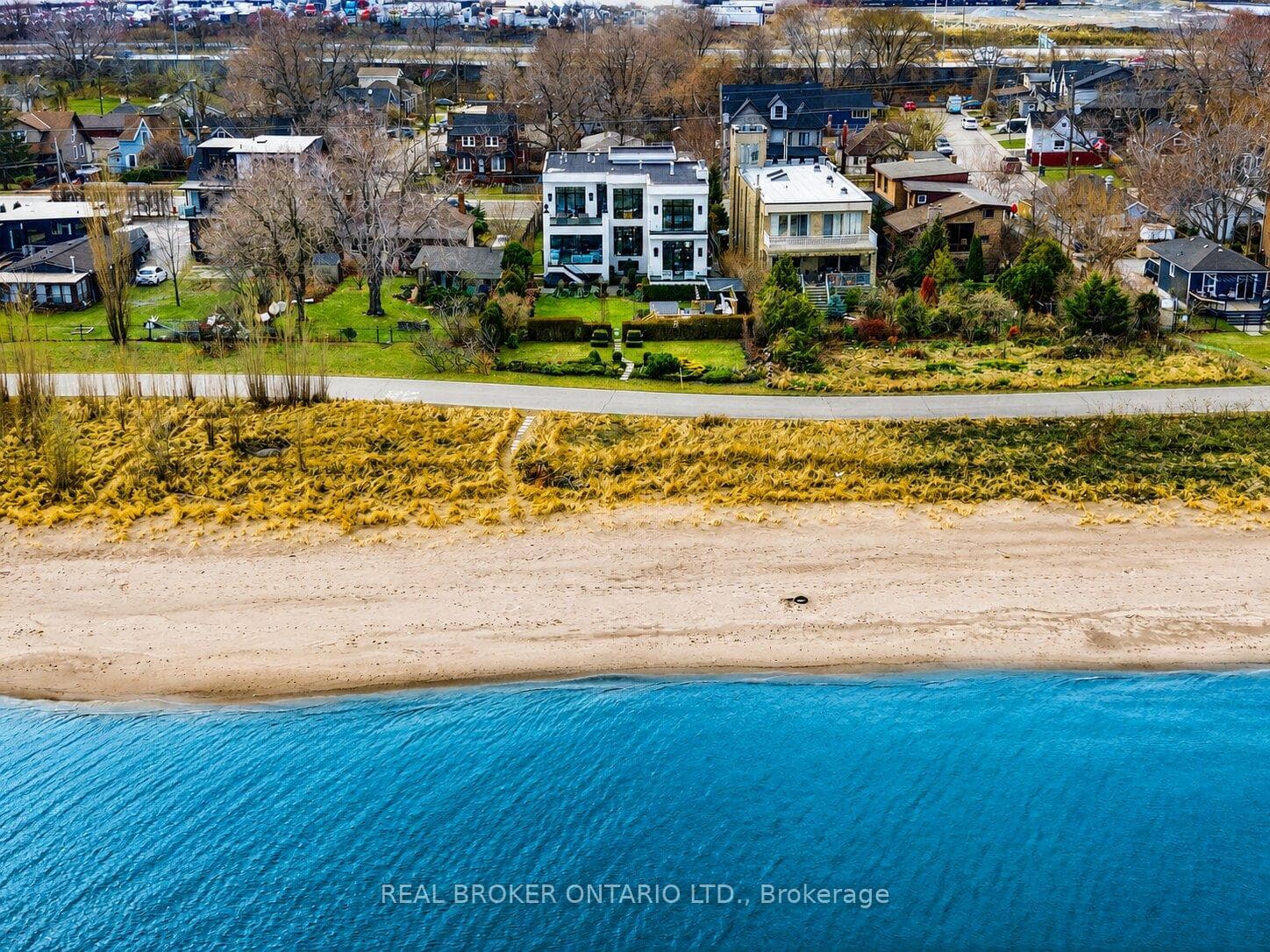 711 Beach Boulevard photo 2