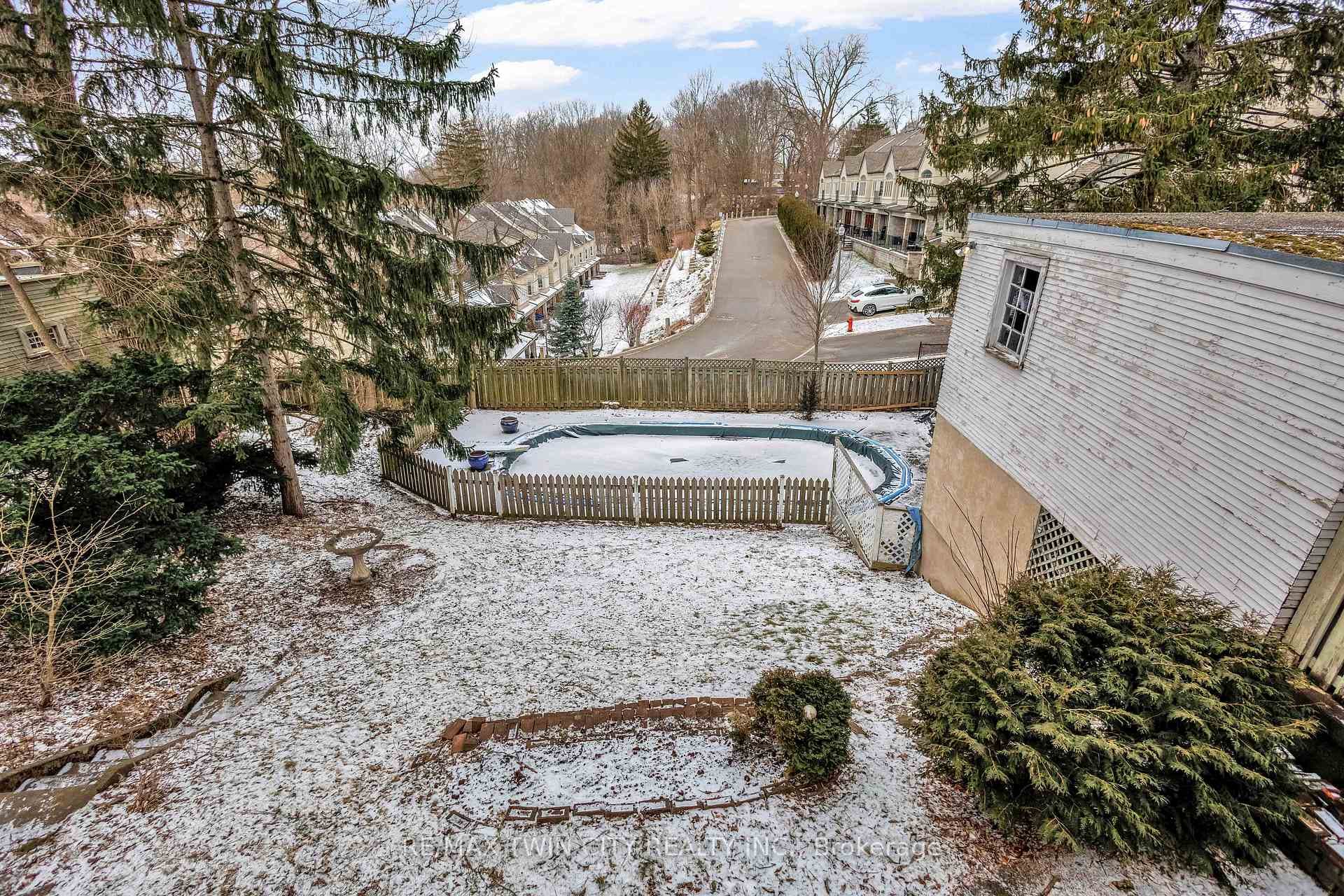58 Lorne Crescent photo 40