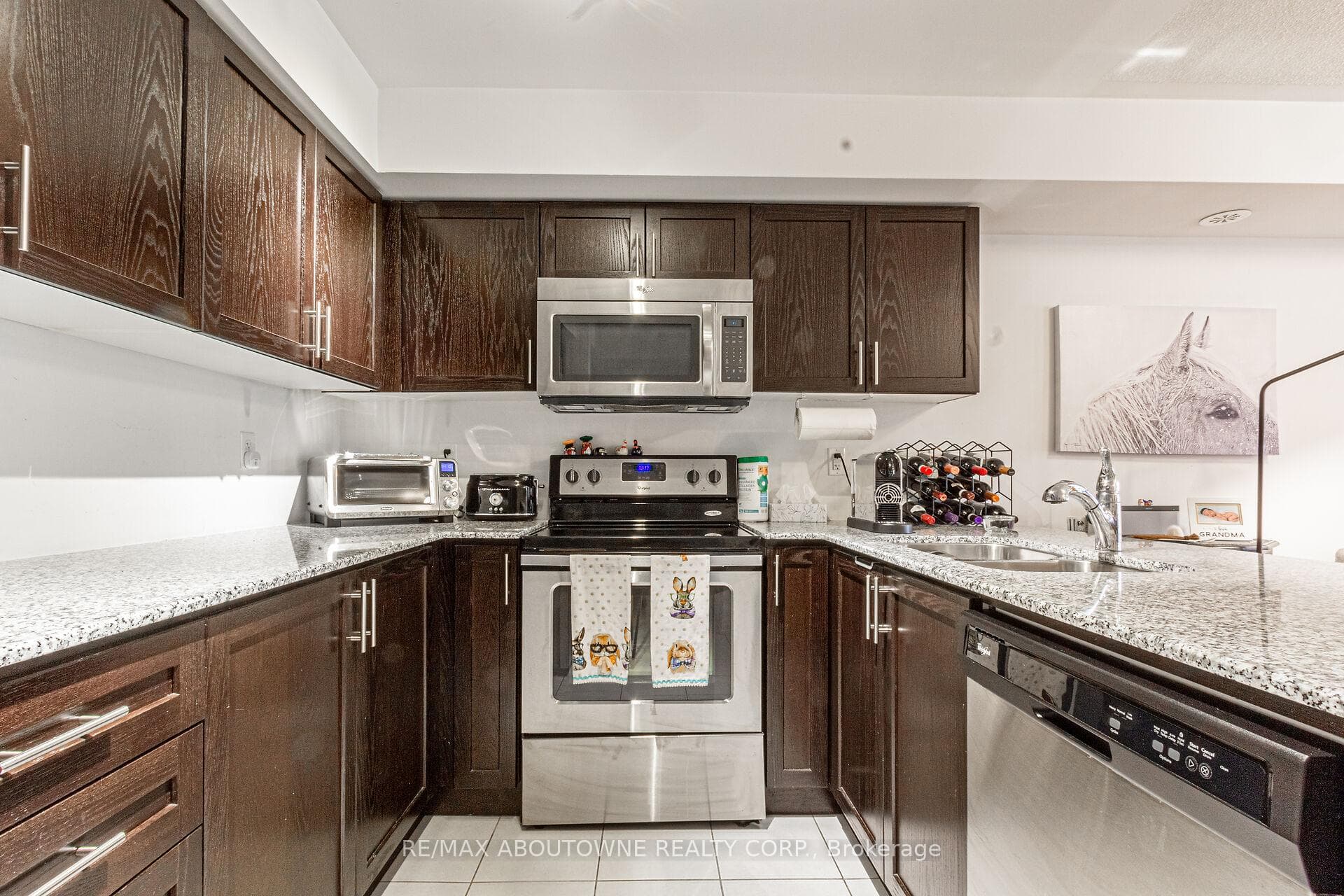 2480 Post Road Unit 25 photo 8