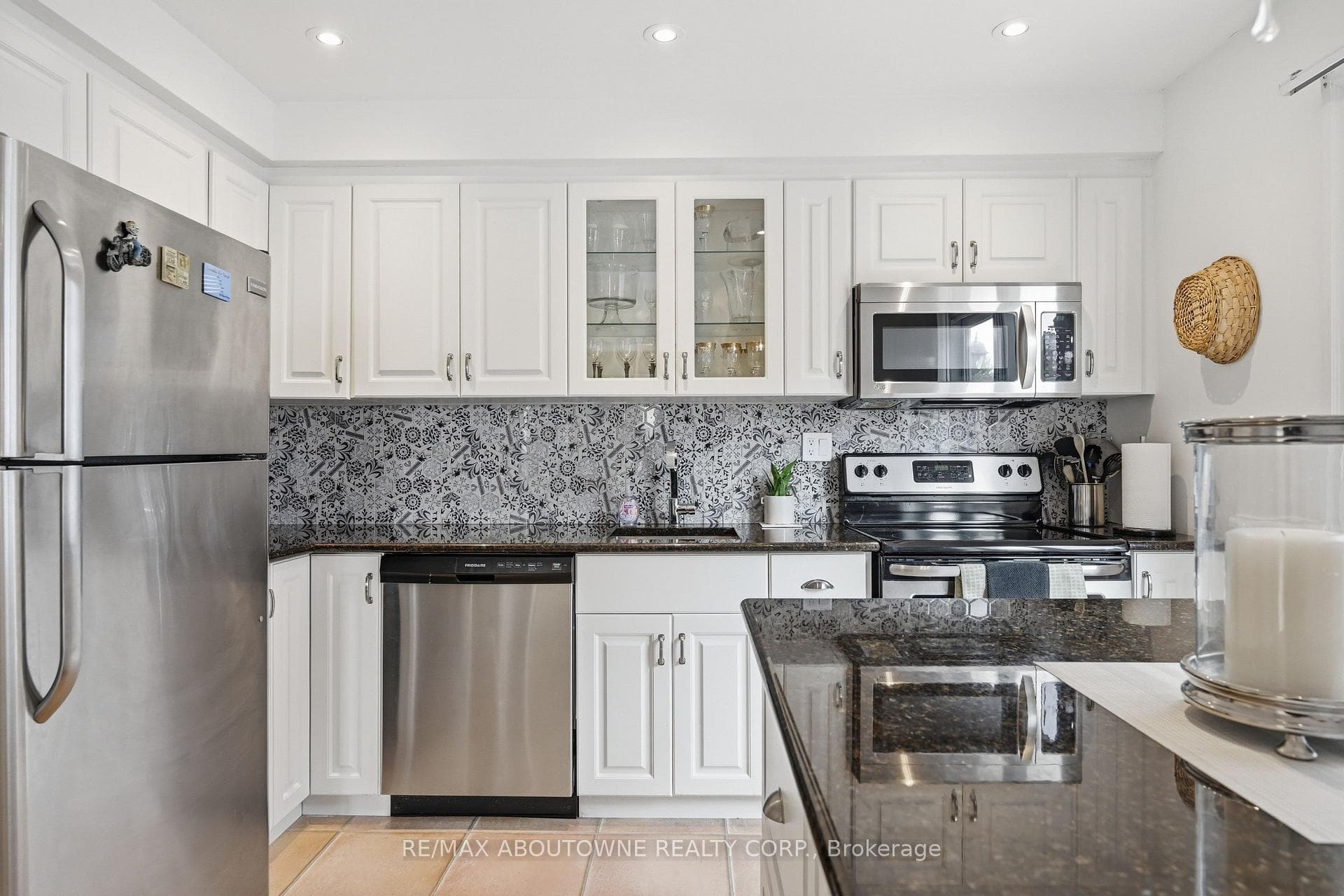 2339 Gillingham Drive photo 13