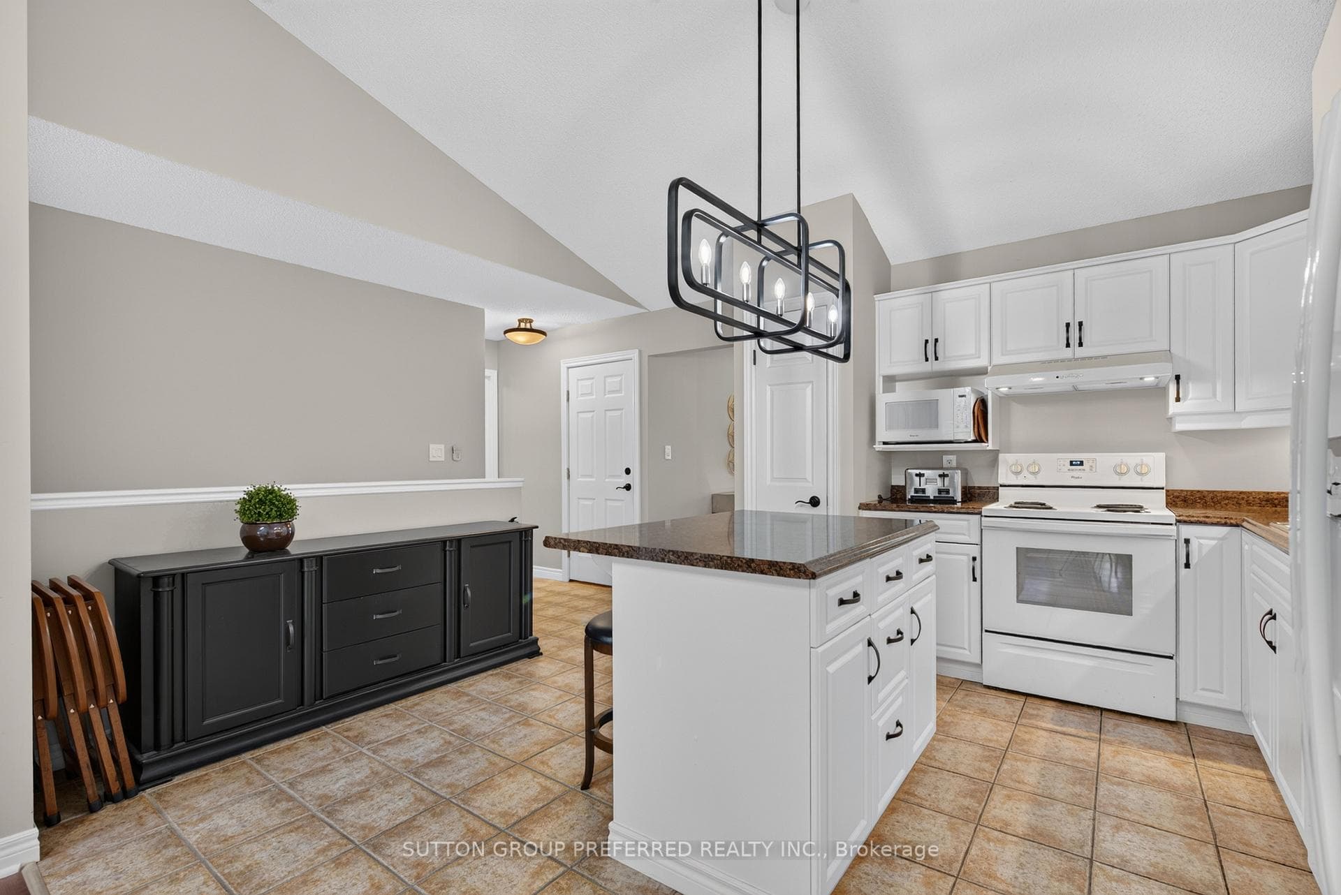 20 Windemere Place Unit 6 photo 16