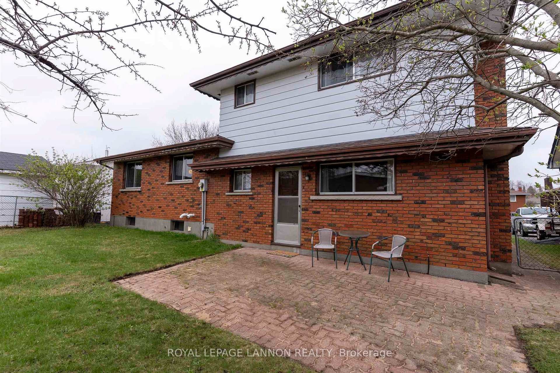 224 Anten Street photo 38