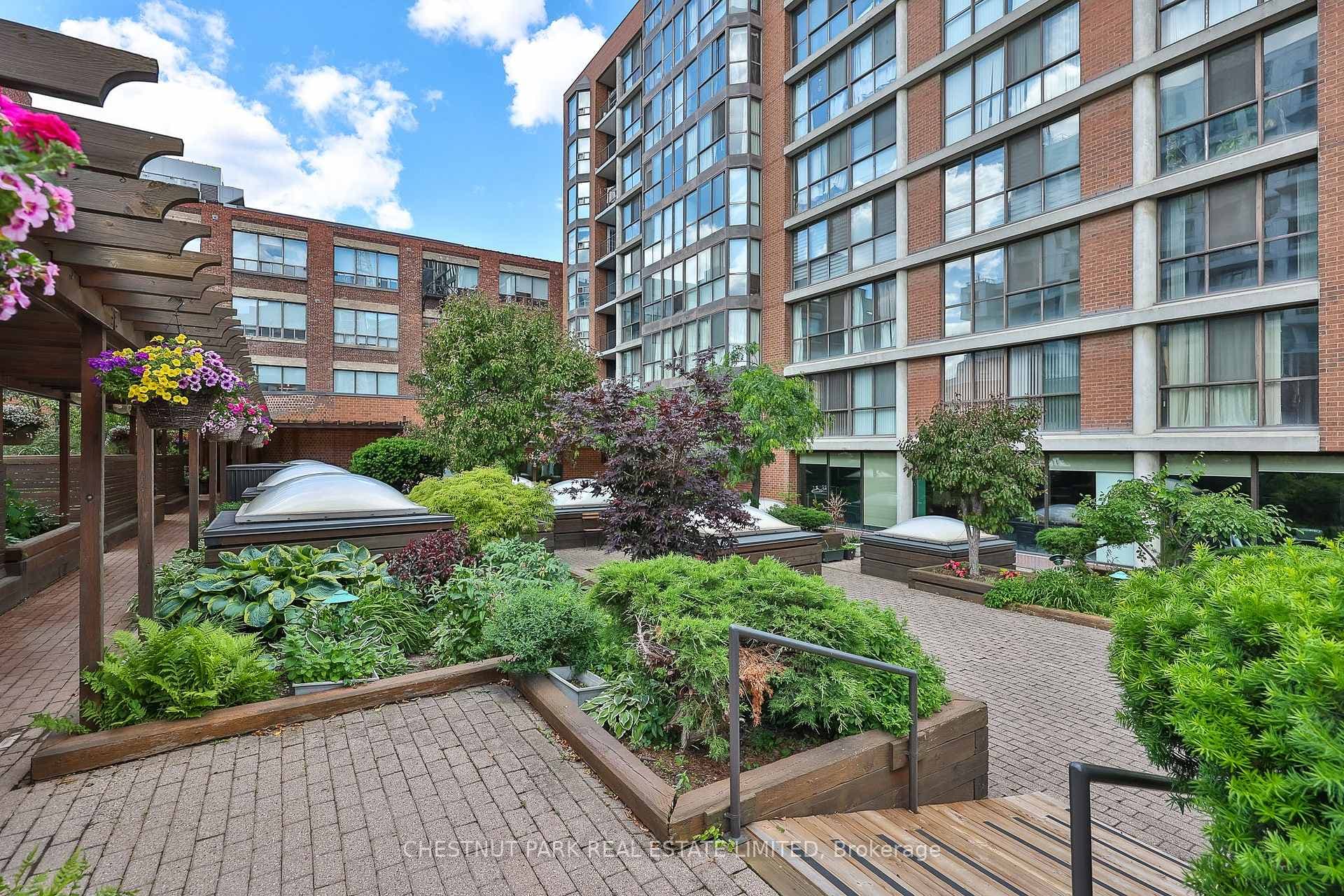 188 Spadina Avenue Unit 301 photo 26
