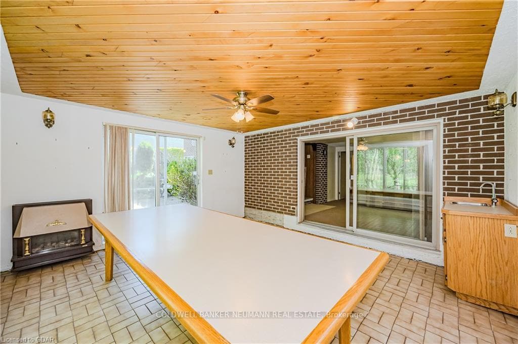 33 Applewood Crescent photo 21