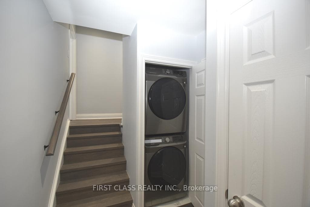 113 Holcolm Road Unit Main photo 15