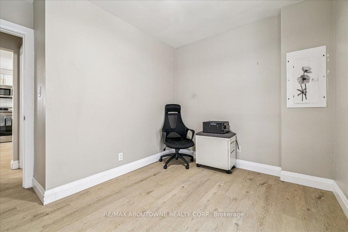 177 Allenby Avenue Unit Upper photo 16