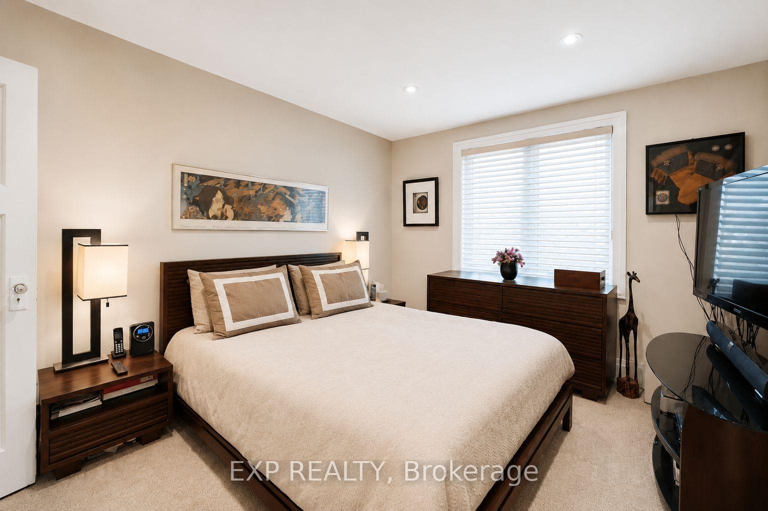 379 Davisville Avenue photo 6