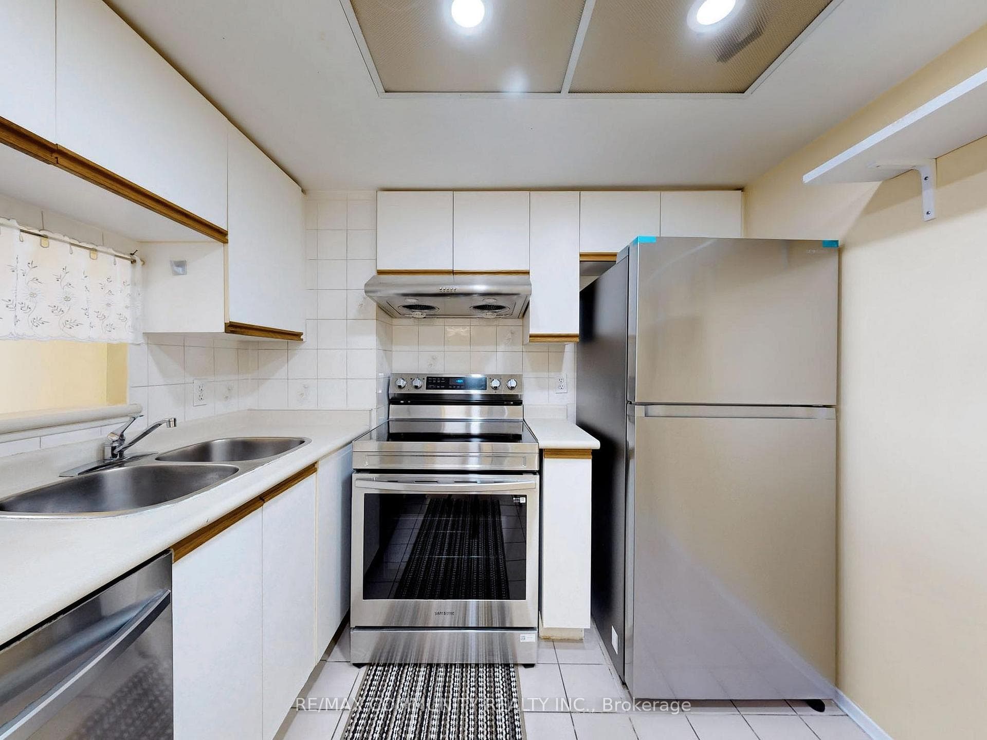 1470 Midland Avenue Unit 511 photo 11