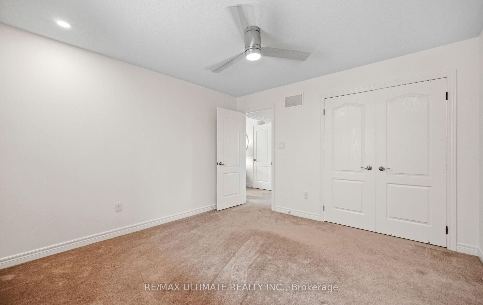 637 Wettlaufer Terrace photo 30
