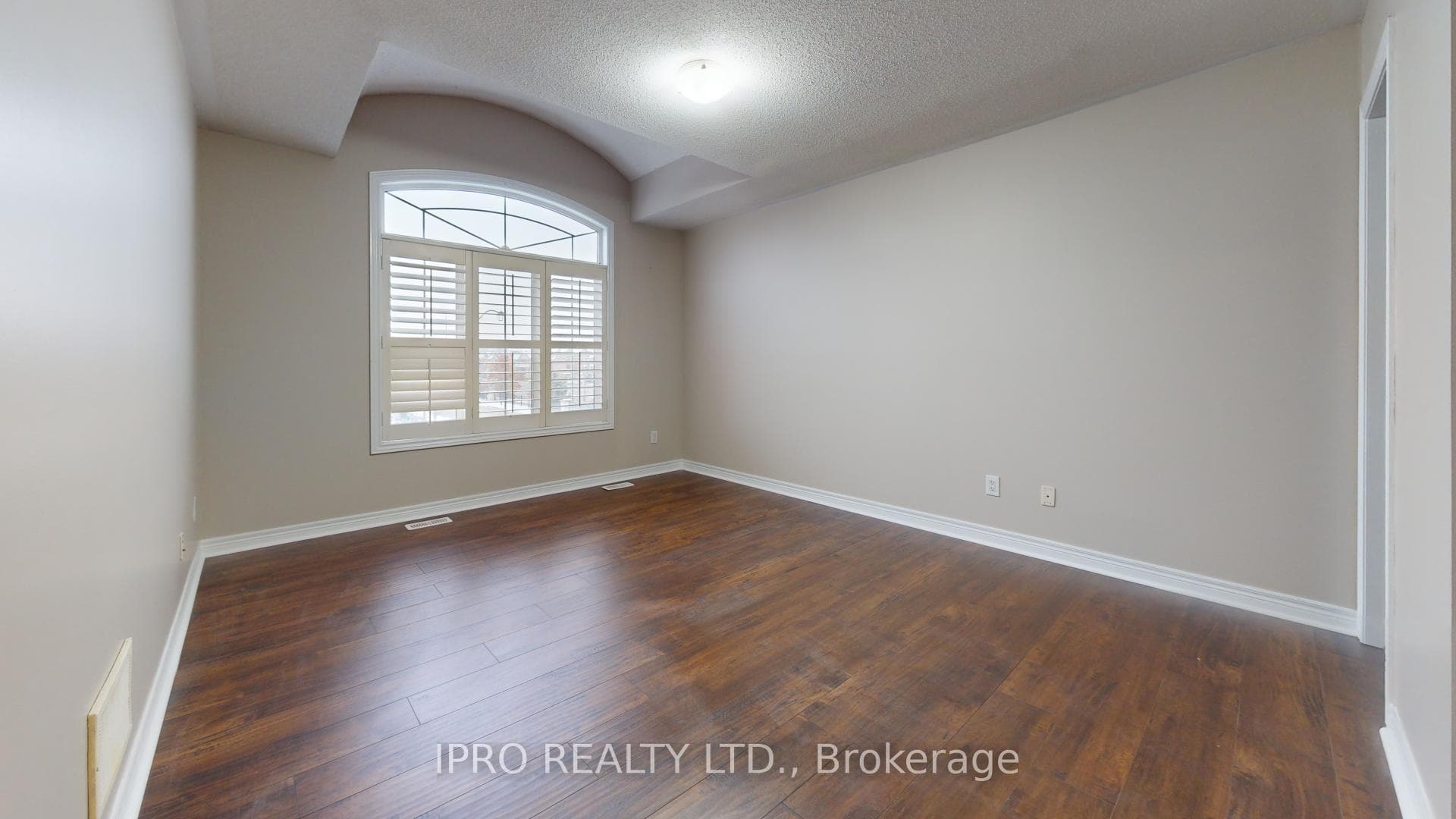 32 Bainsville Circle photo 10