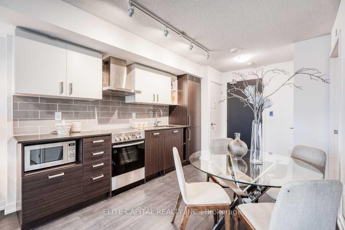 125 Redpath Avenue Unit 1502 photo 2