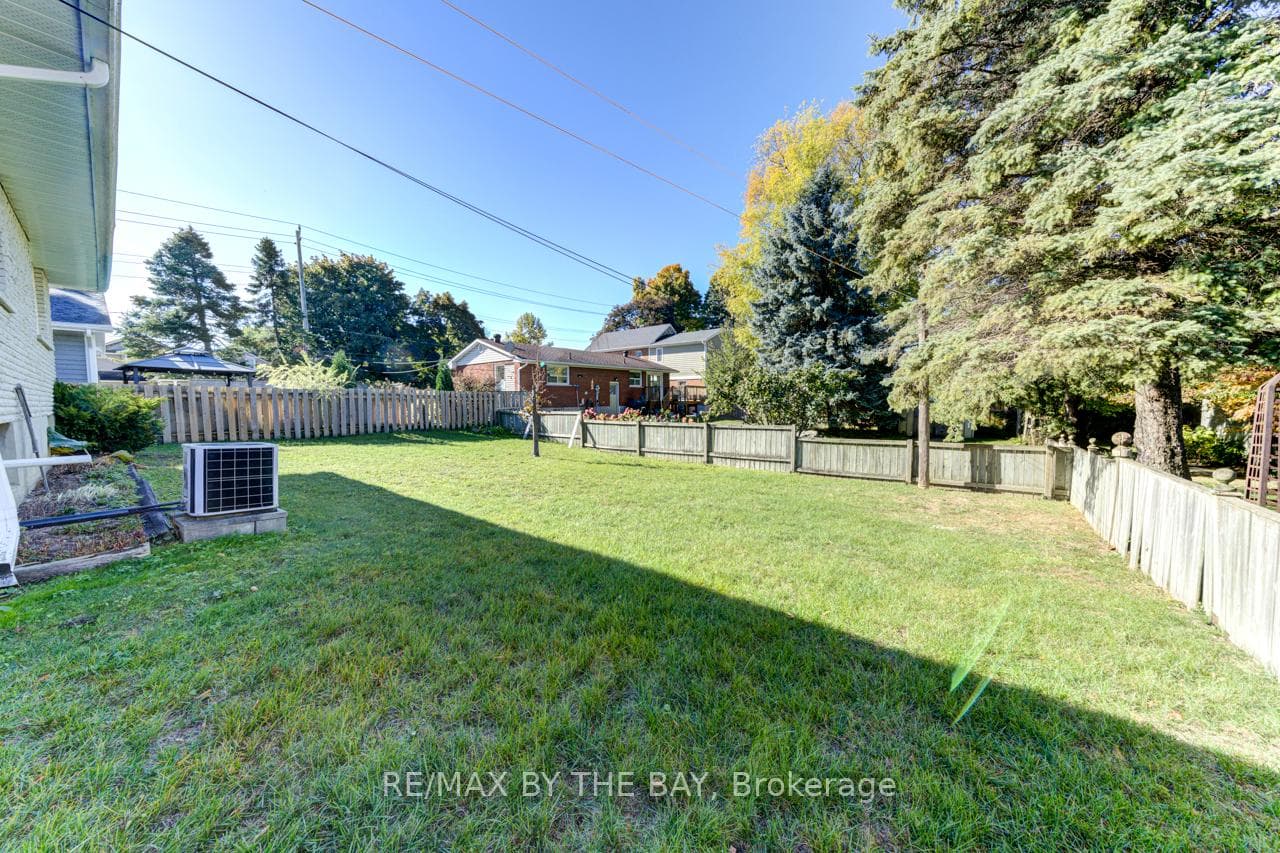 364 Walnut Street photo 27