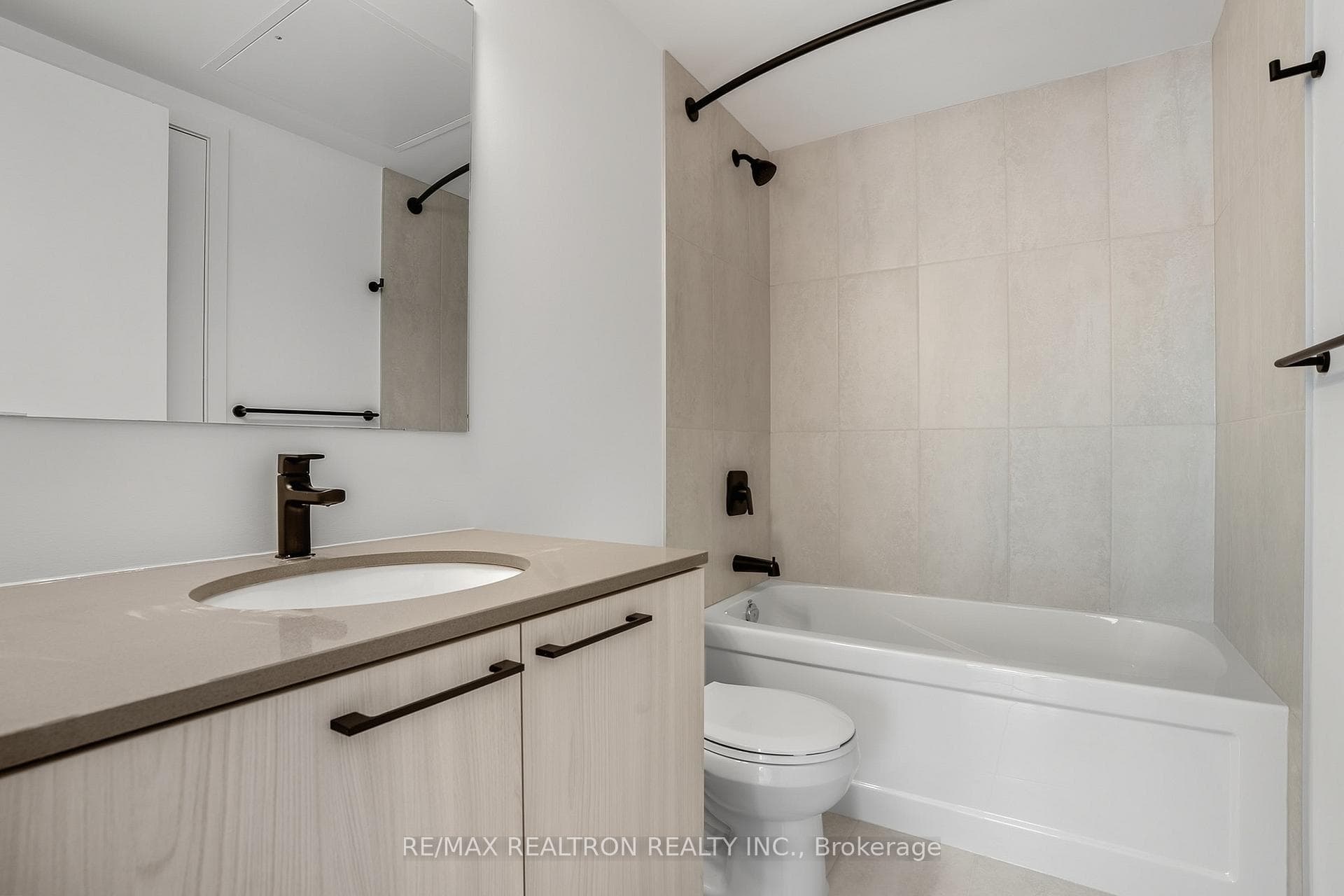 7439 Kingston Road Unit 211A photo 10