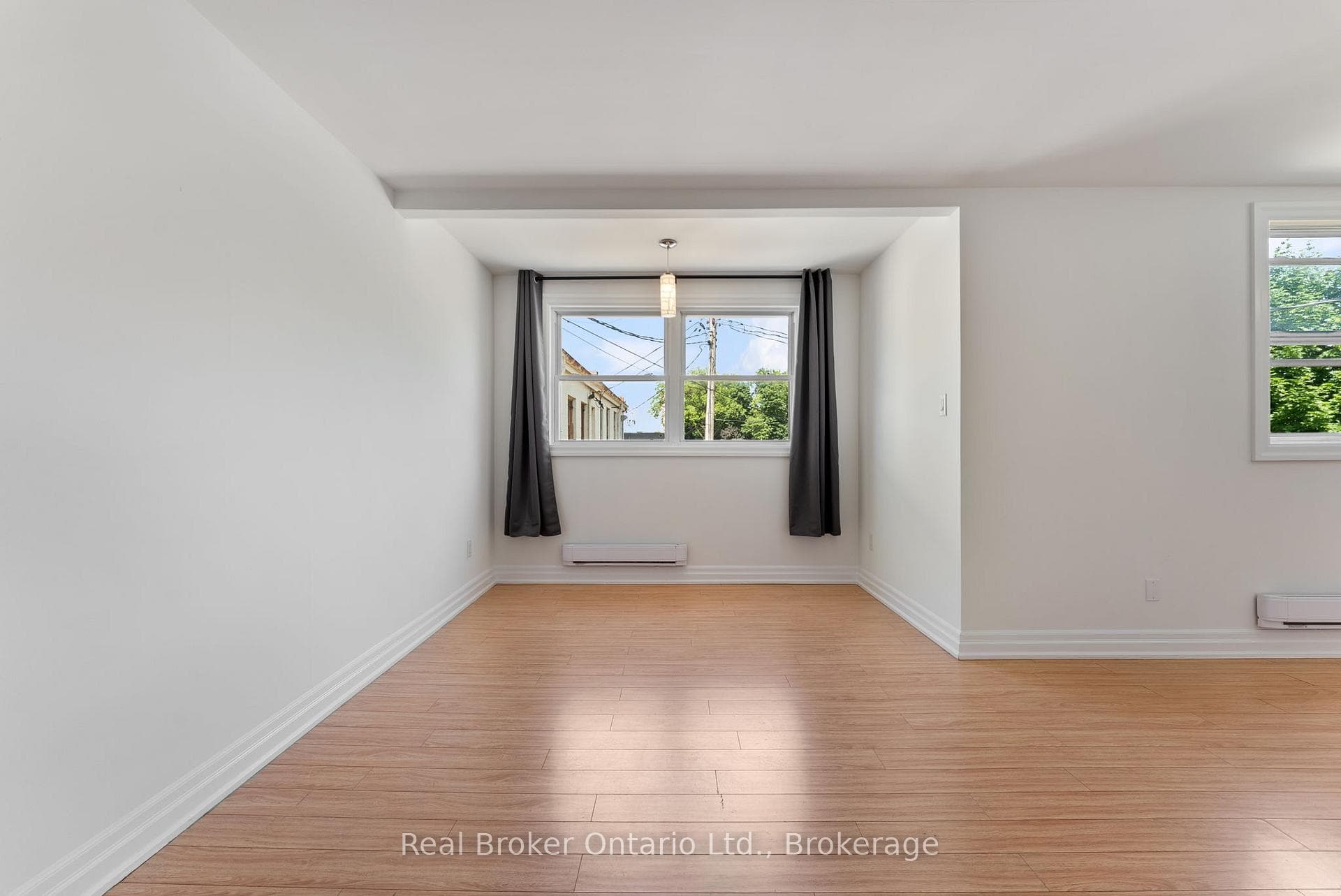 985 Kingsway Drive Unit 5 photo 16