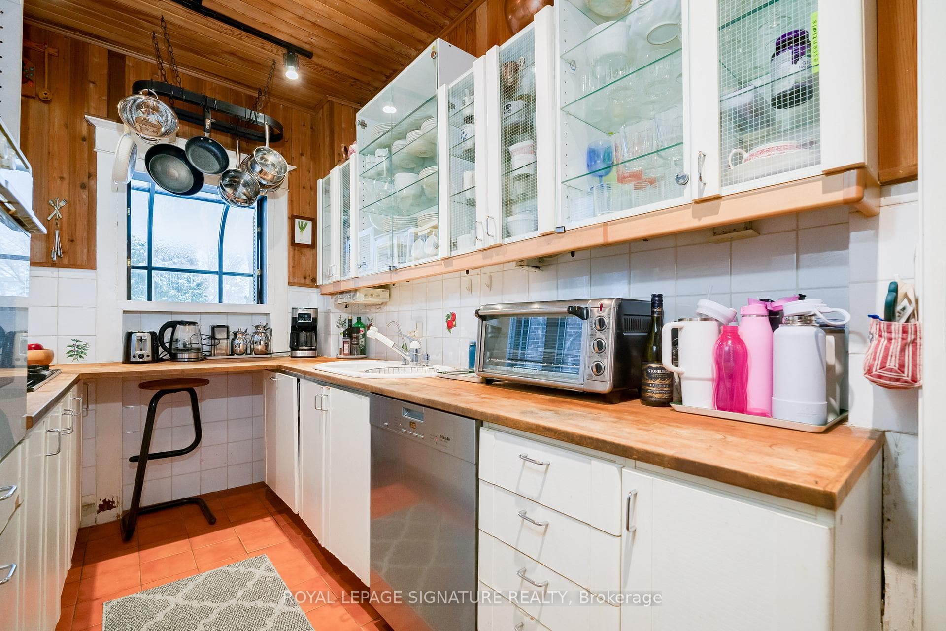 galley kitchne