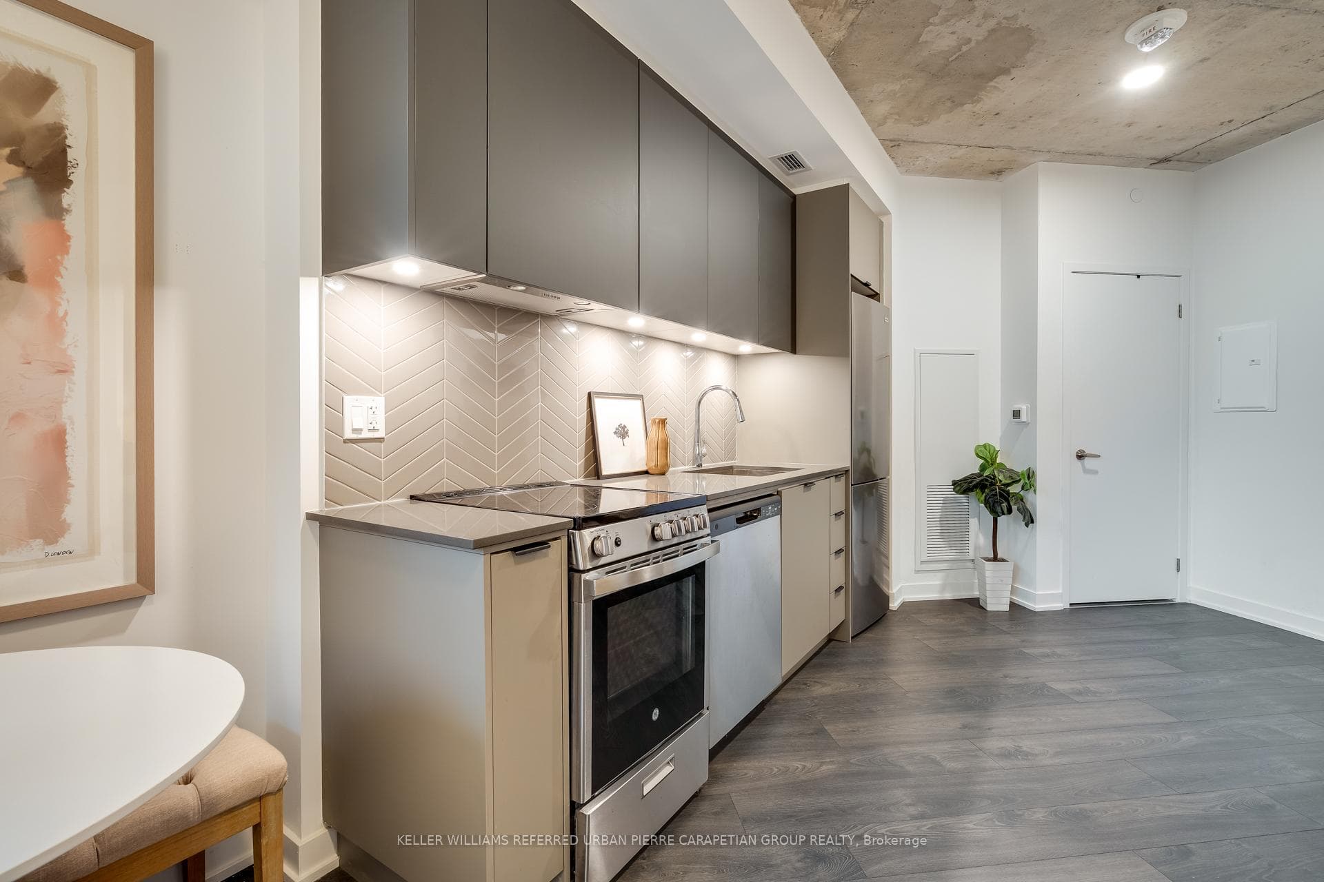 57 Brock Avenue Unit 316 photo 11