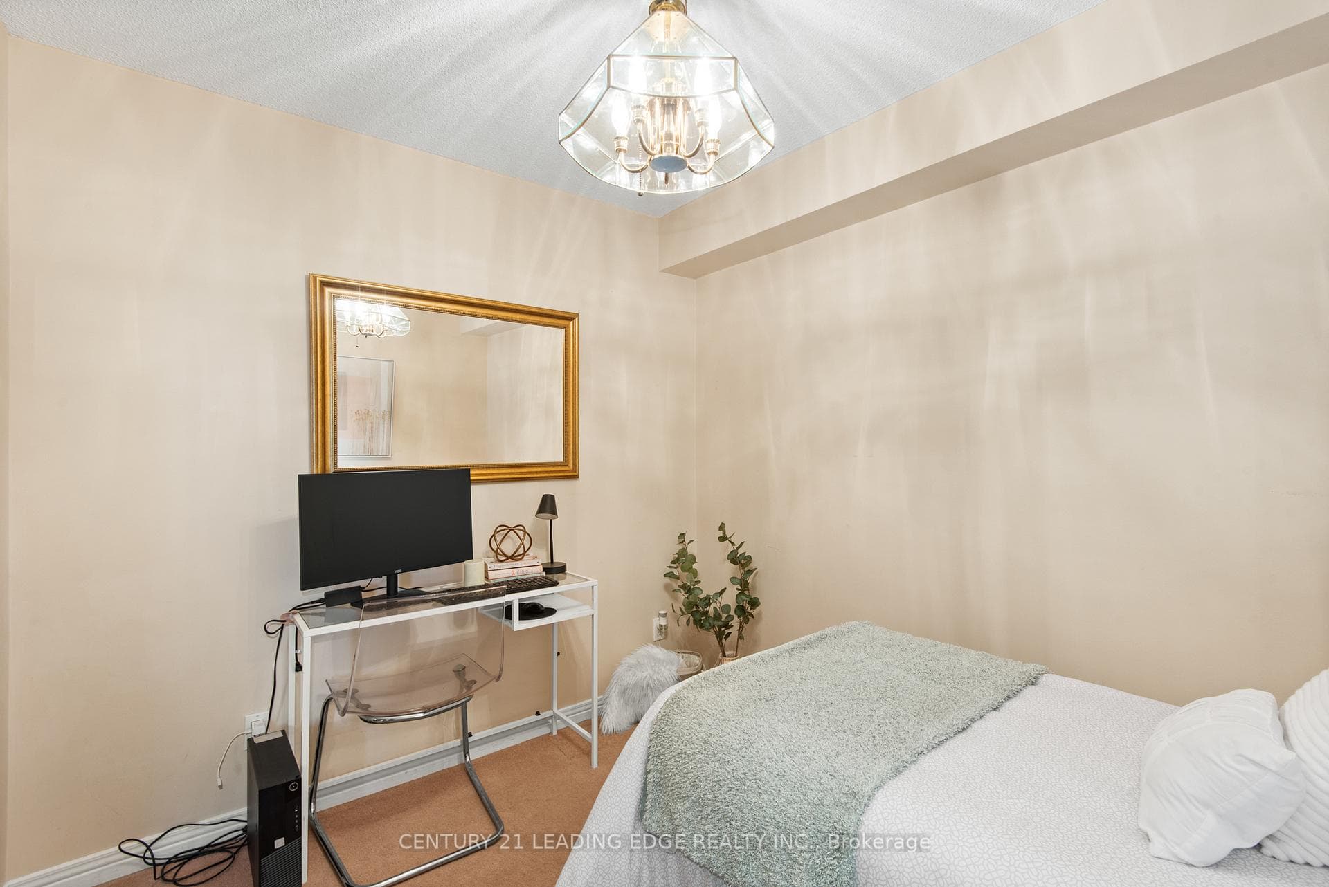 711 Rossland Road Unit 414 photo 16