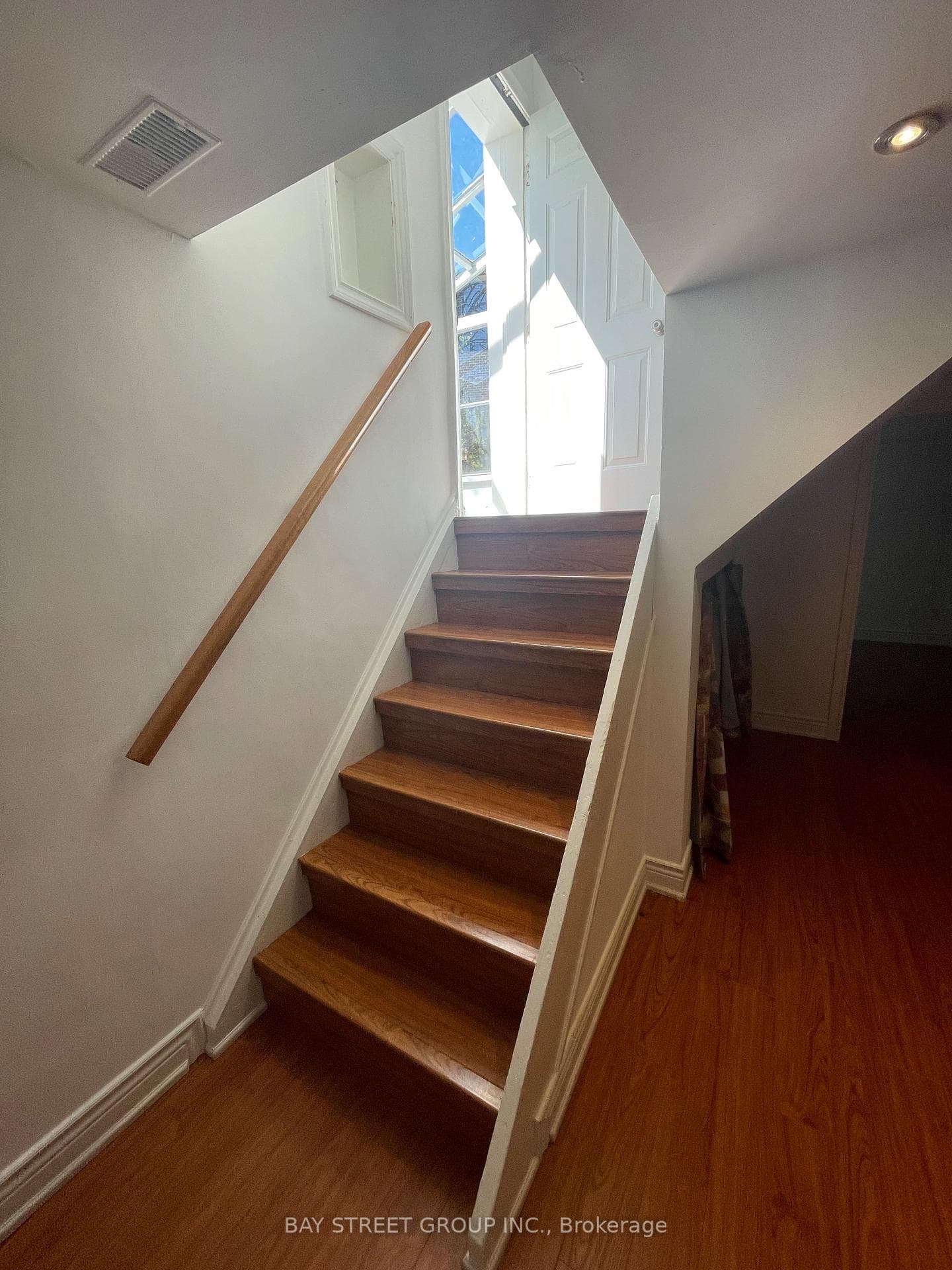 469 Lynett Crescent Unit BSMT photo 12