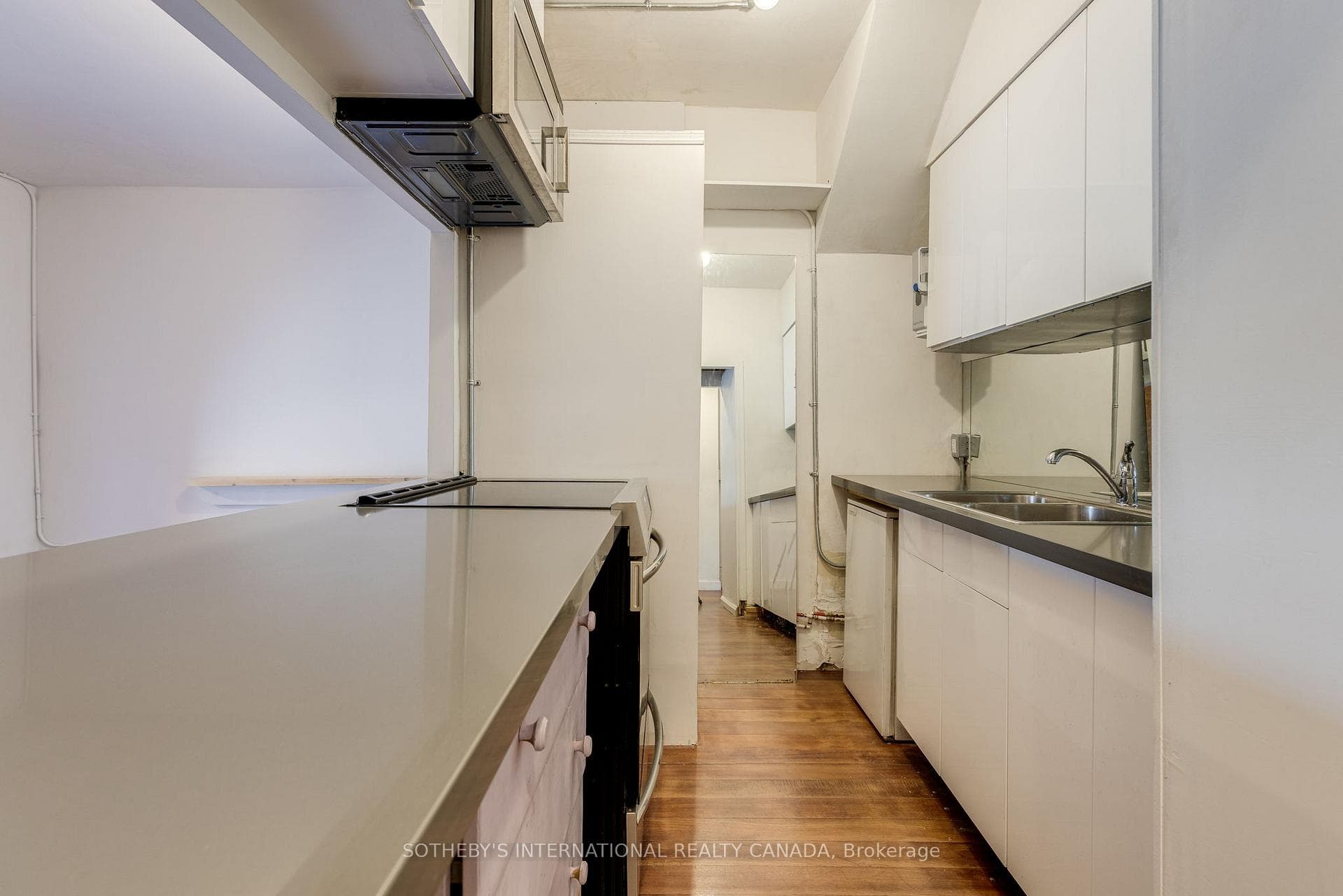 276 Avenue Road Unit 2nd front photo 10
