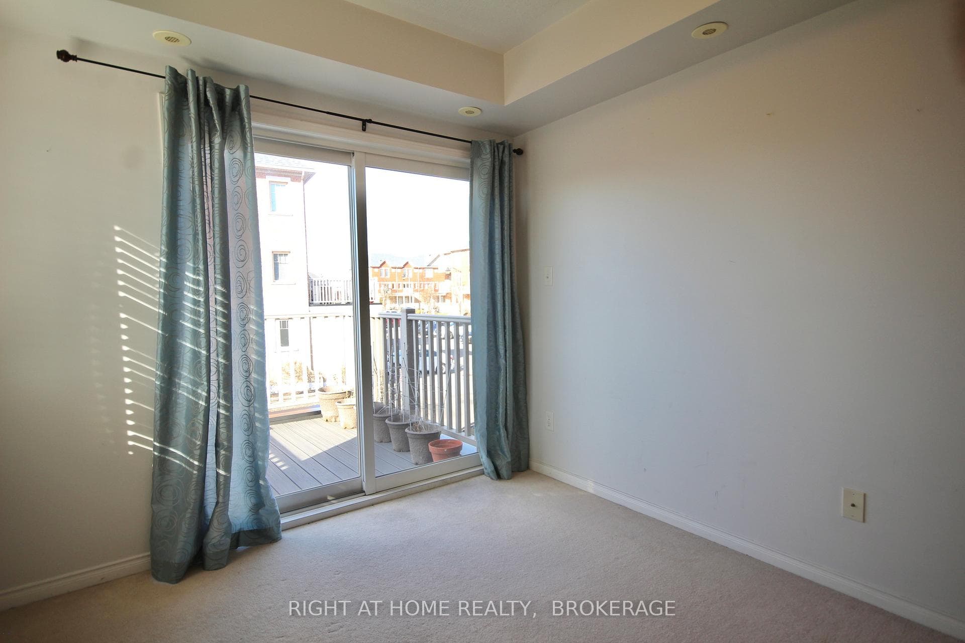 3985 EGLINTON Avenue Unit 23 photo 10