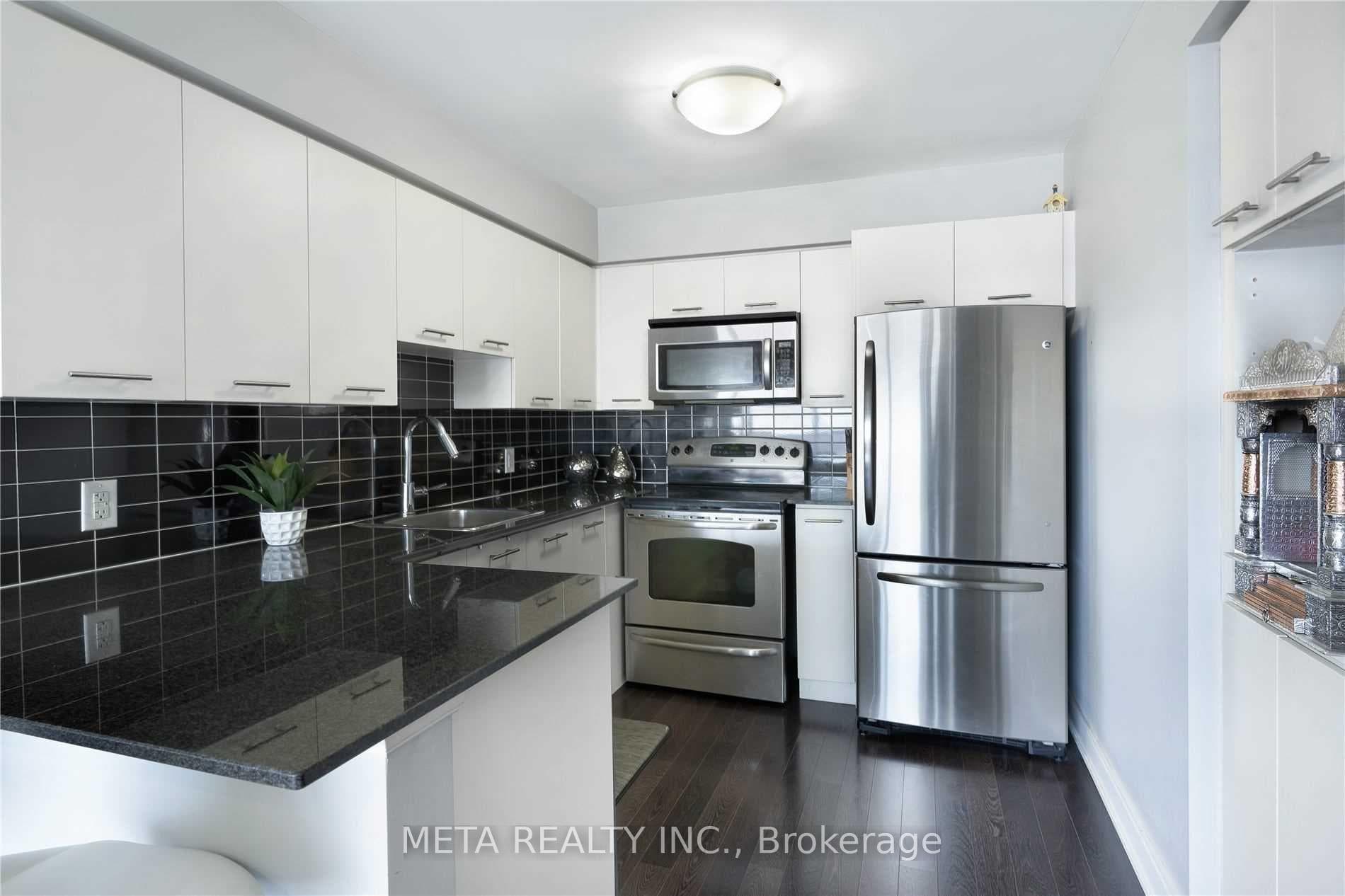 125 Village Green Square Unit 3404 photo 3